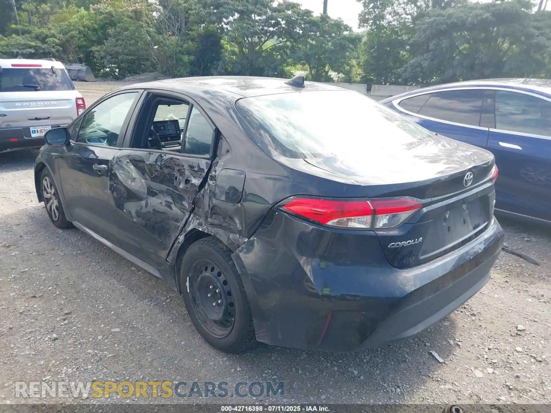 3 Photograph of a damaged car 5YFEPMAE1MP191829 TOYOTA COROLLA 2021