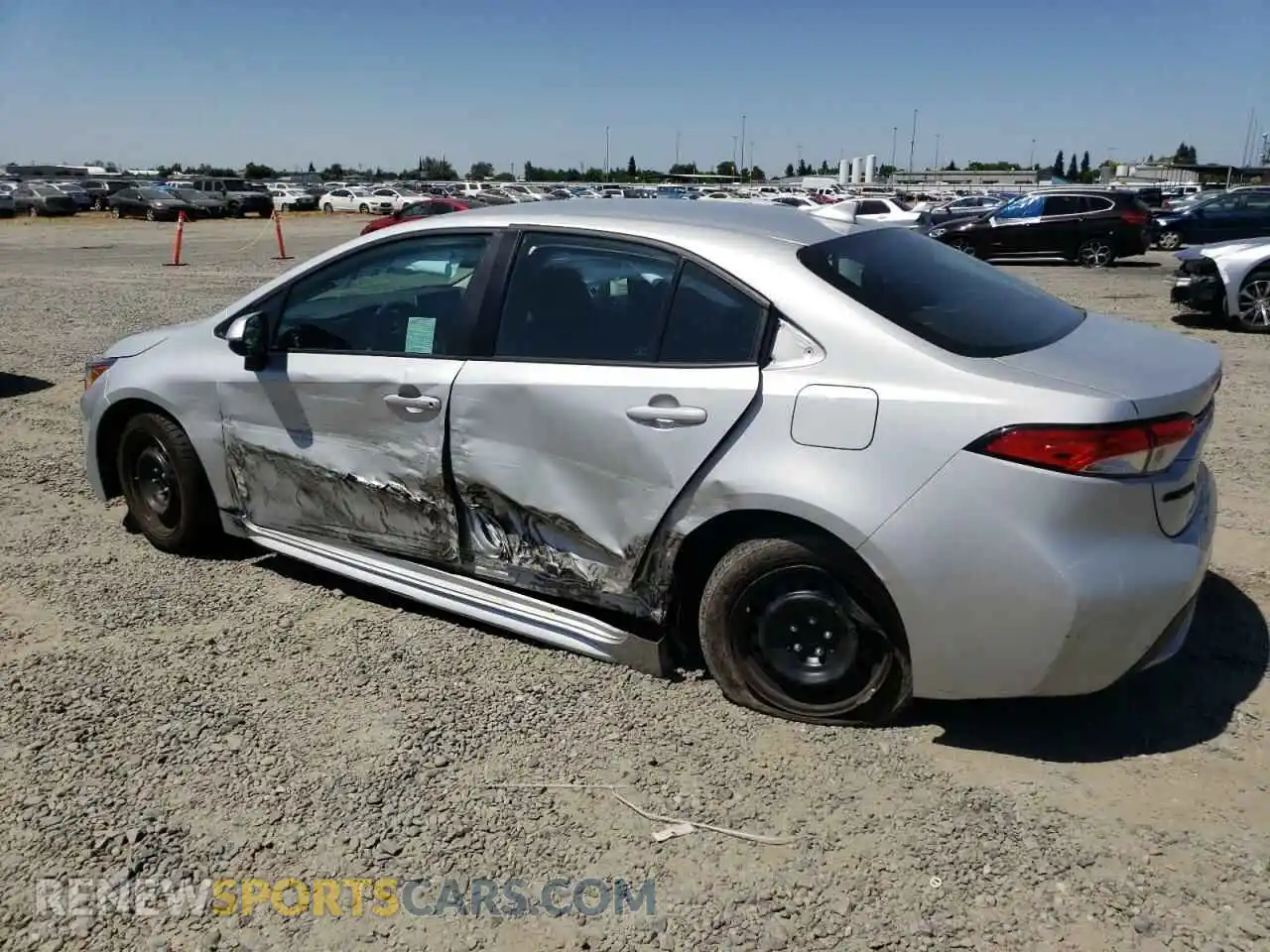 2 fotografías del automóvil dañado 5YFEPMAE1MP222884 TOYOTA COROLLA 2021
