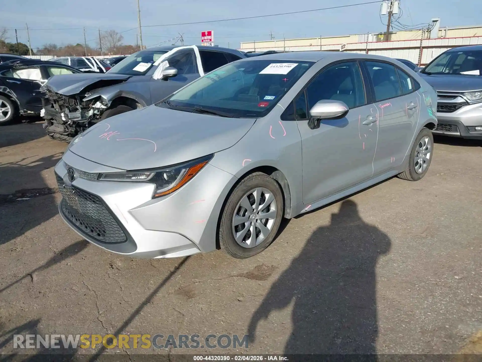 2 fotografías del automóvil dañado 5YFEPMAE1MP252774 TOYOTA COROLLA 2021