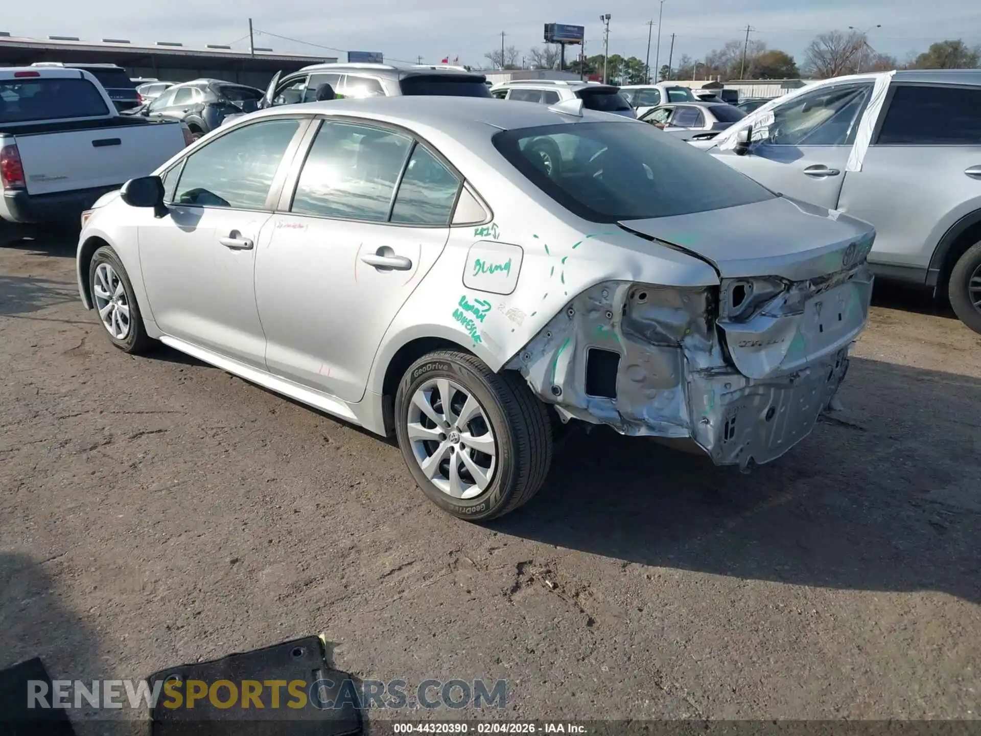 3 fotografías del automóvil dañado 5YFEPMAE1MP252774 TOYOTA COROLLA 2021