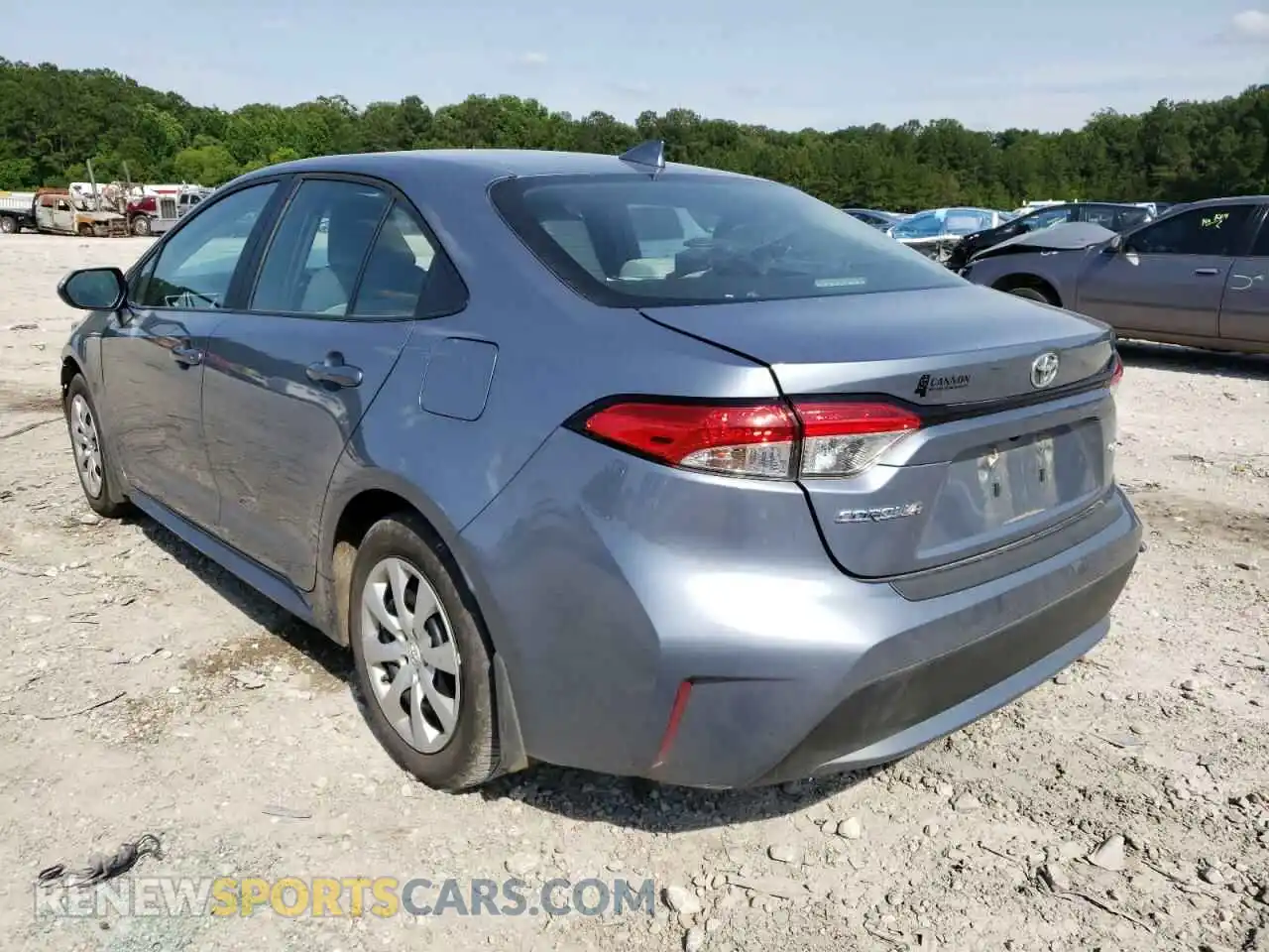 3 fotografías del automóvil dañado 5YFEPMAE1MP257151 TOYOTA COROLLA 2021