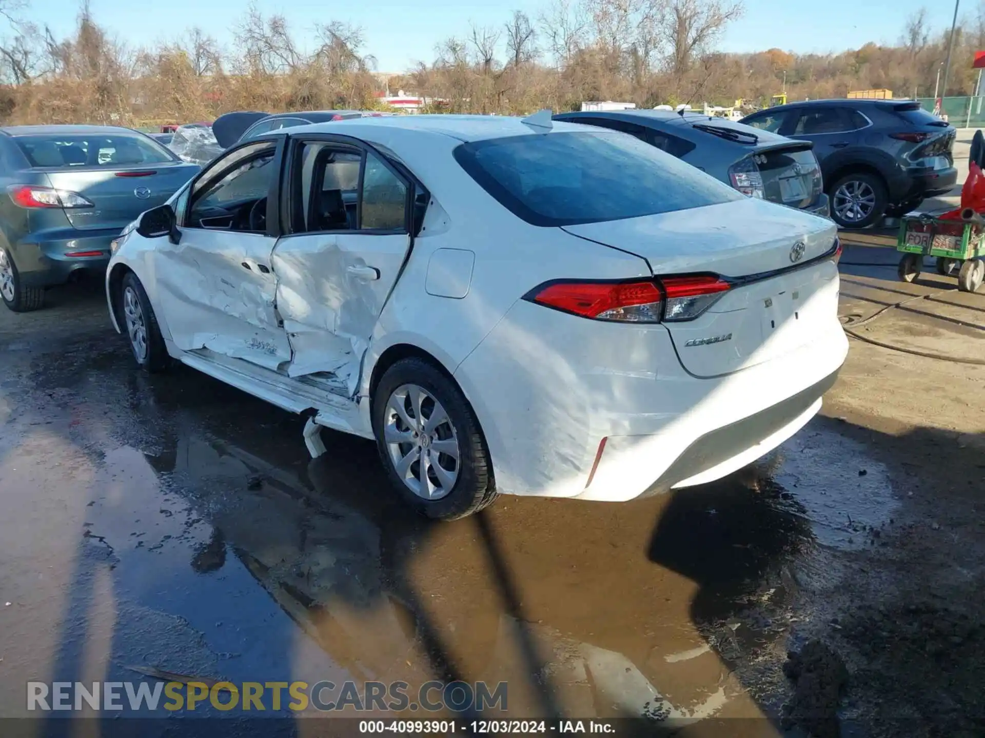 3 Photograph of a damaged car 5YFEPMAE2MP165532 TOYOTA COROLLA 2021