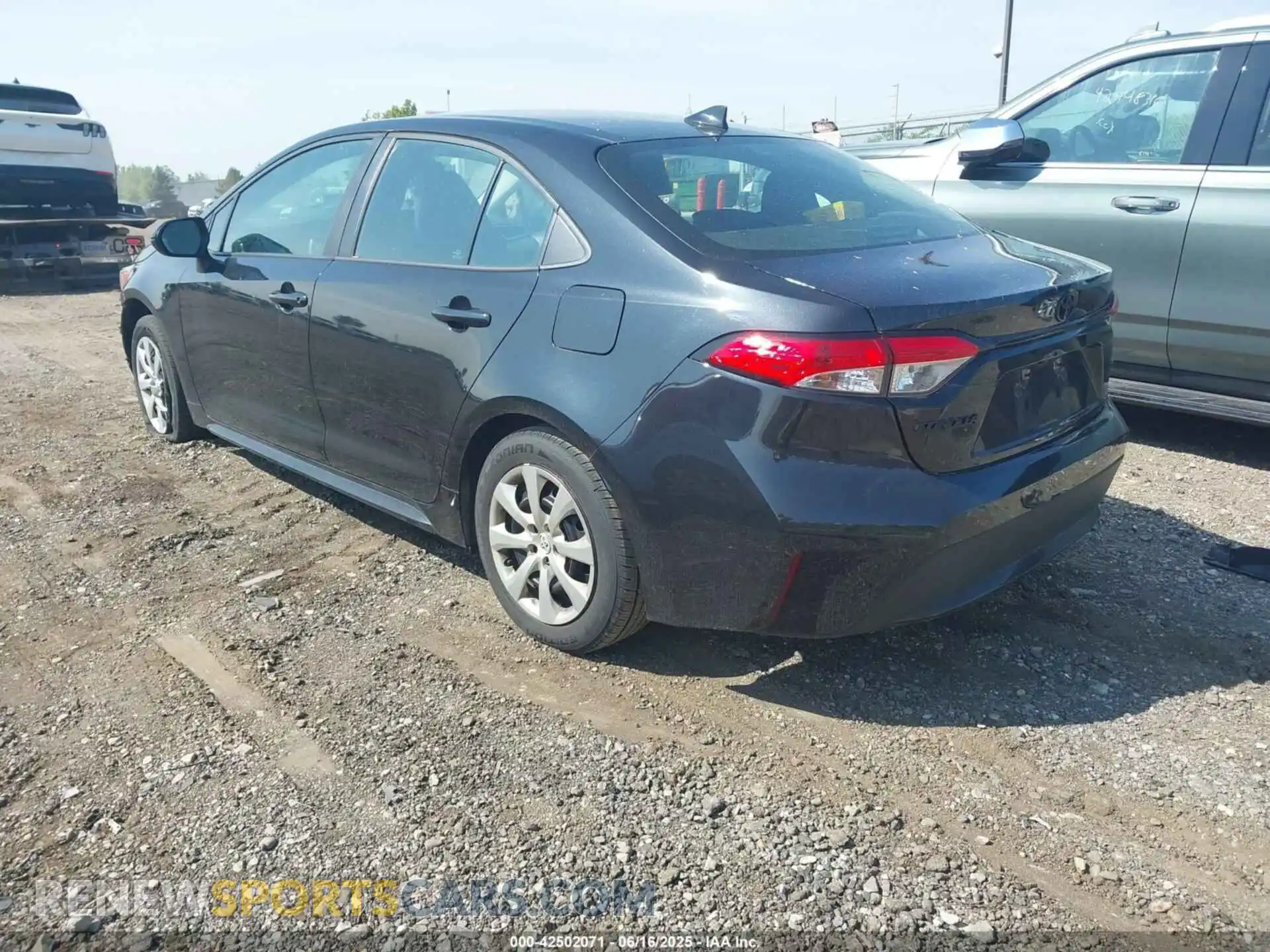 3 Photograph of a damaged car 5YFEPMAE2MP174649 TOYOTA COROLLA 2021