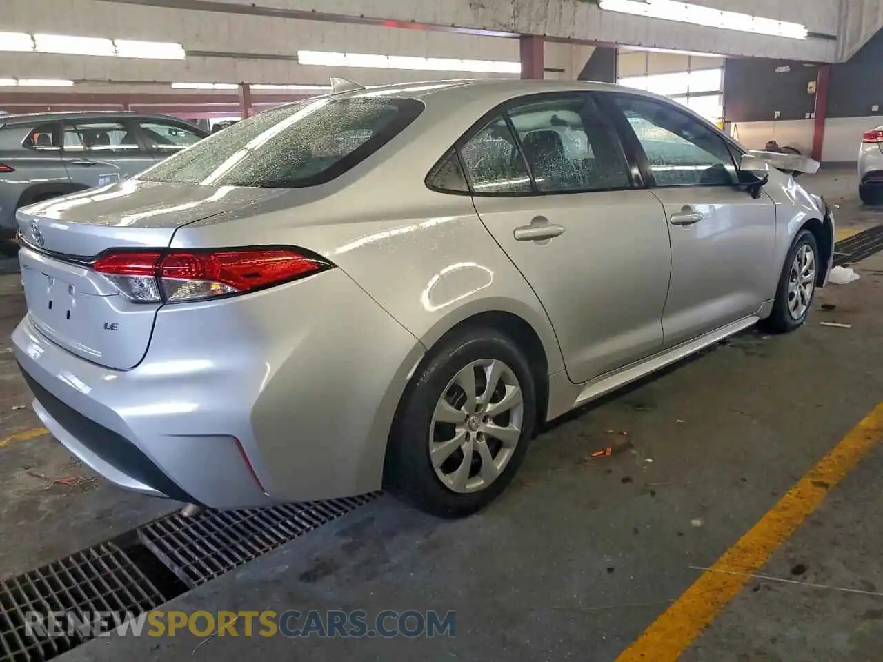 3 Фотография поврежденного автомобиля 5YFEPMAE2MP180712 TOYOTA COROLLA 2021