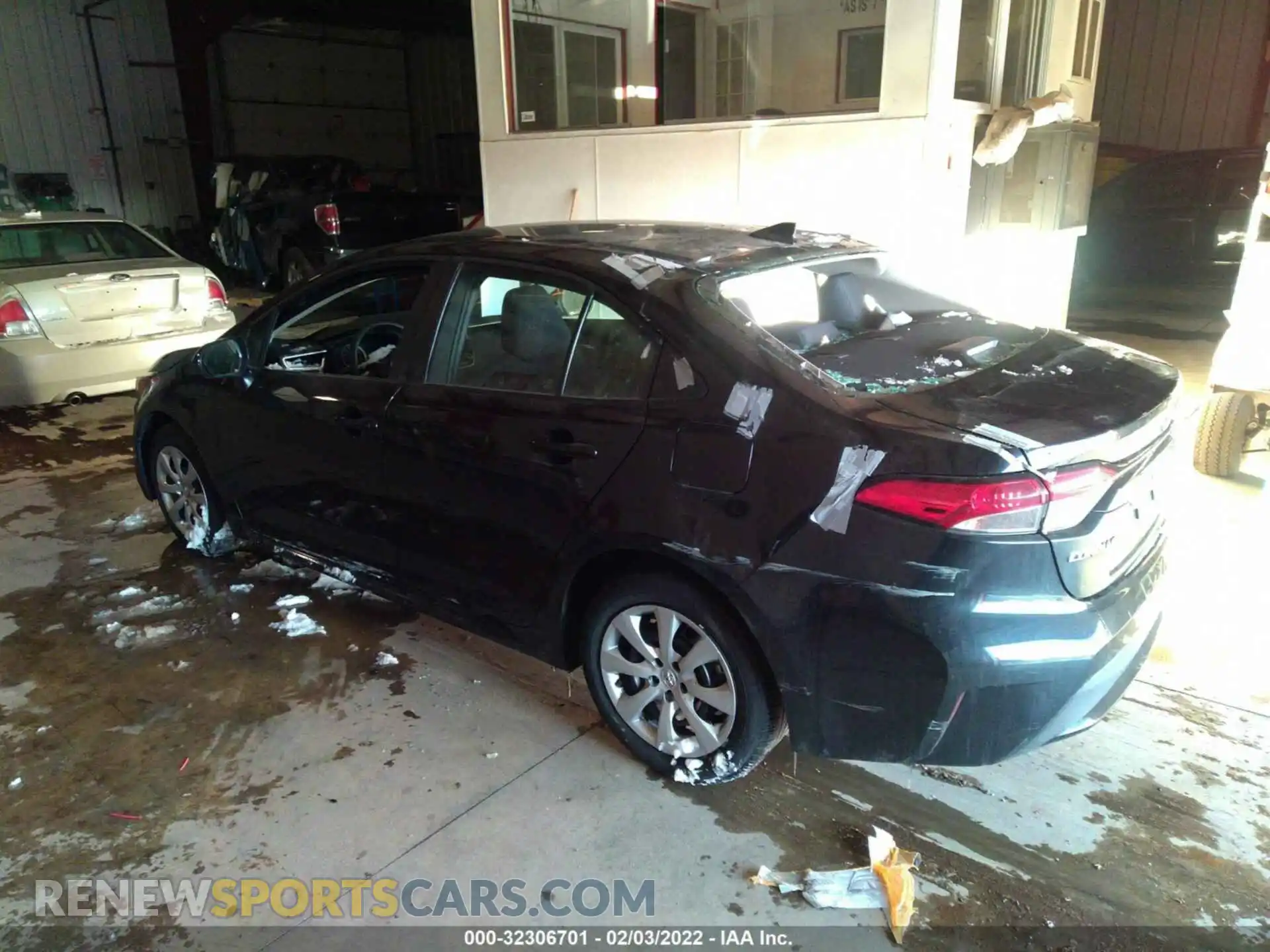 3 Photograph of a damaged car 5YFEPMAE2MP193721 TOYOTA COROLLA 2021