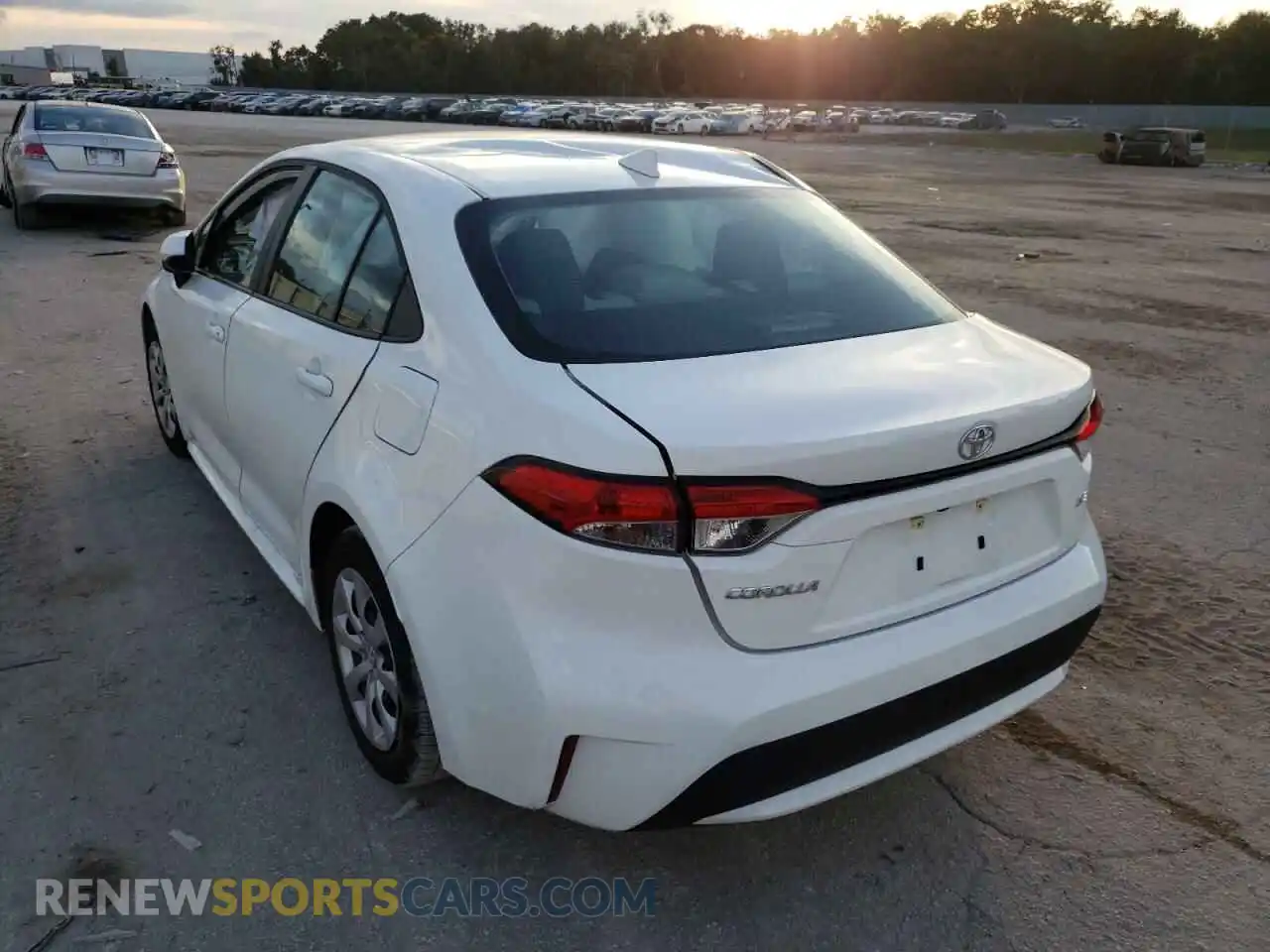 3 Photograph of a damaged car 5YFEPMAE2MP230752 TOYOTA COROLLA 2021