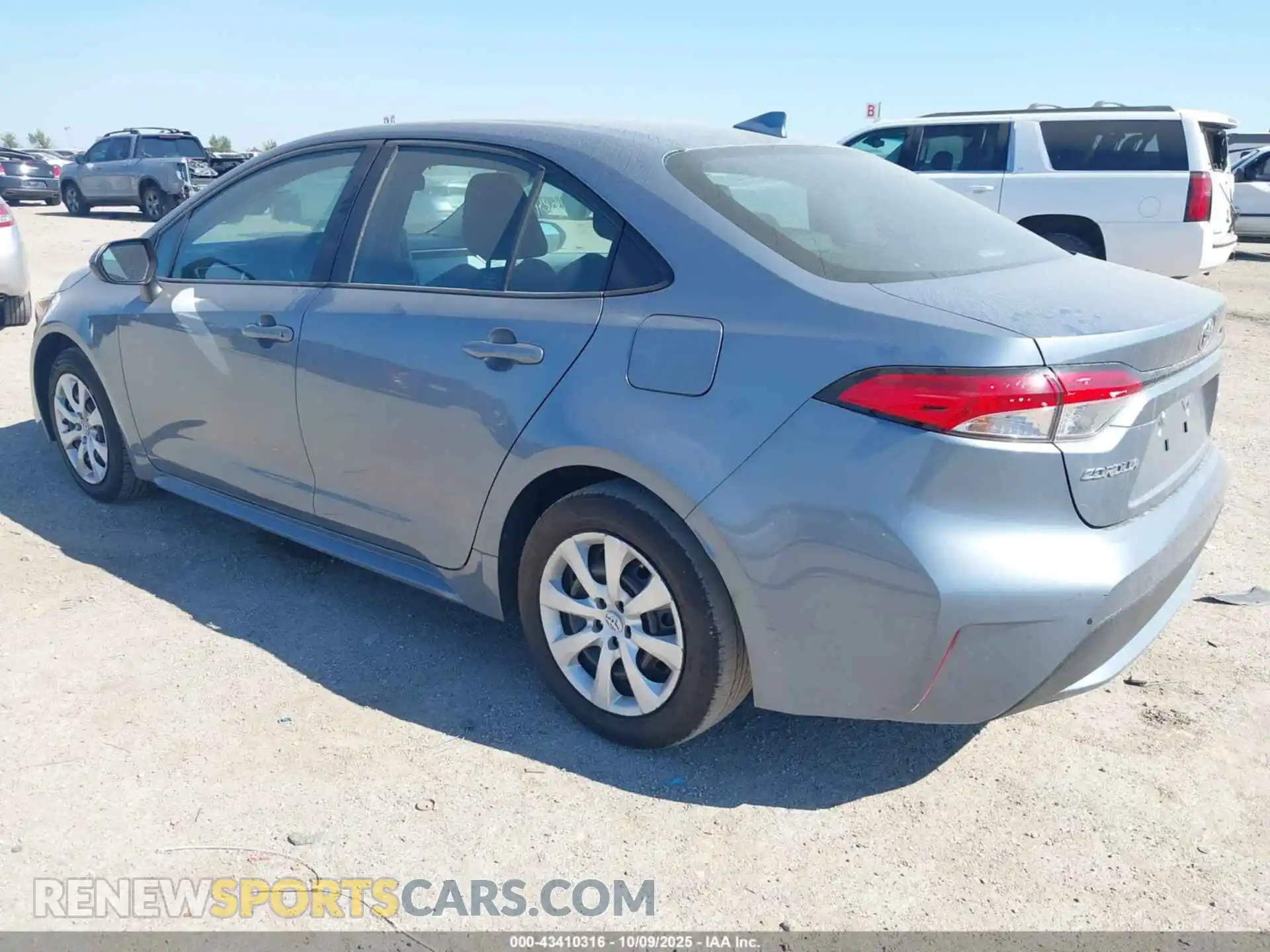 3 Photograph of a damaged car 5YFEPMAE2MP236552 TOYOTA COROLLA 2021
