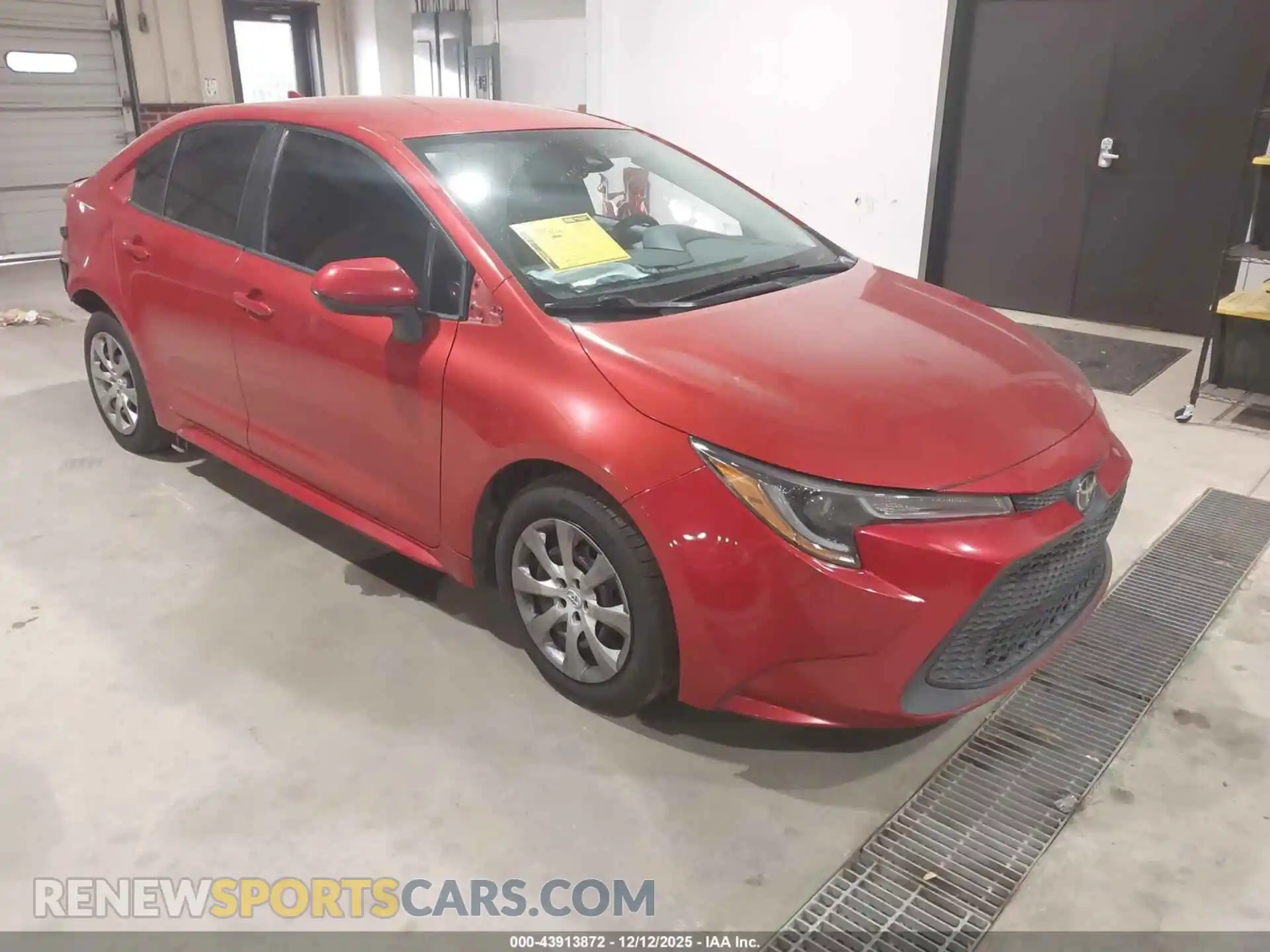 1 Photograph of a damaged car 5YFEPMAE2MP240794 TOYOTA COROLLA 2021