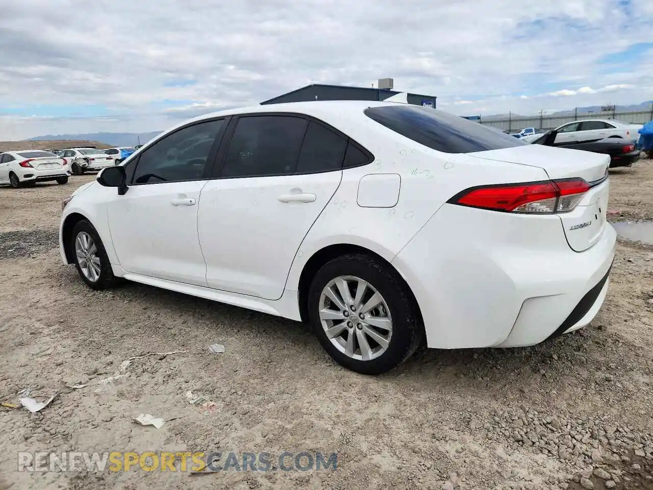 2 fotografías del automóvil dañado 5YFEPMAE2MP244621 TOYOTA COROLLA 2021