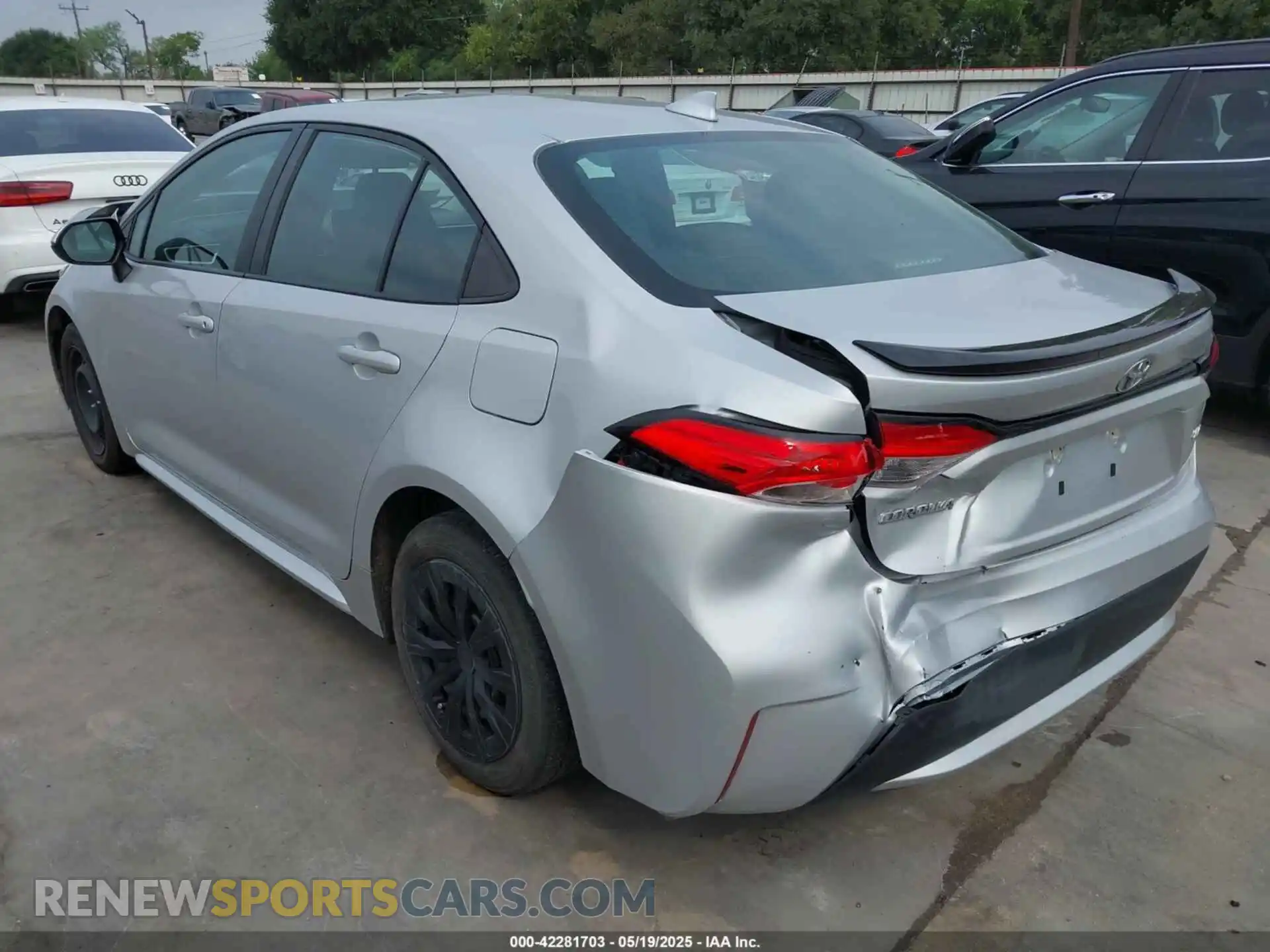3 Photograph of a damaged car 5YFEPMAE2MP257501 TOYOTA COROLLA 2021
