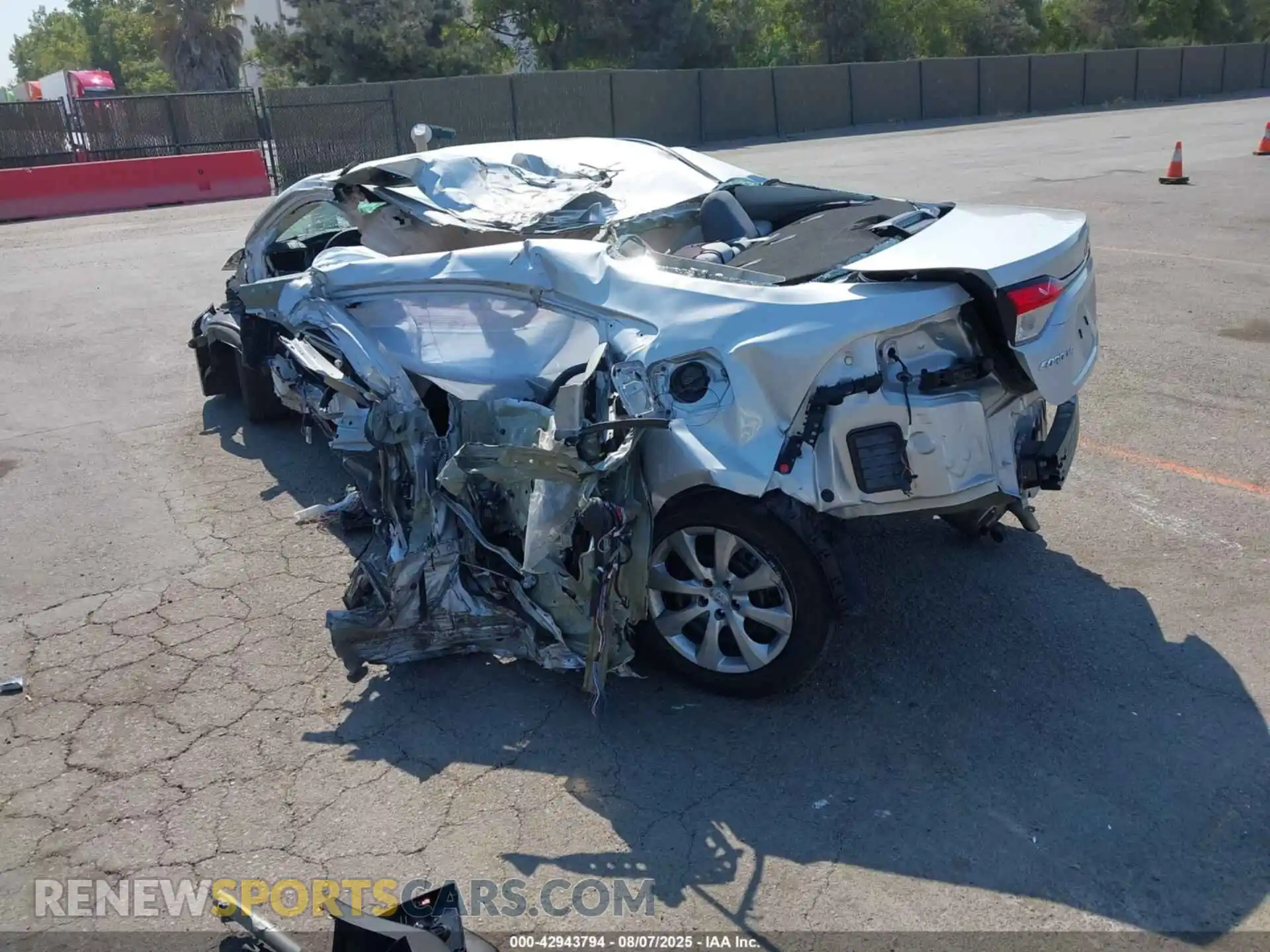 3 Photograph of a damaged car 5YFEPMAE2MP267218 TOYOTA COROLLA 2021