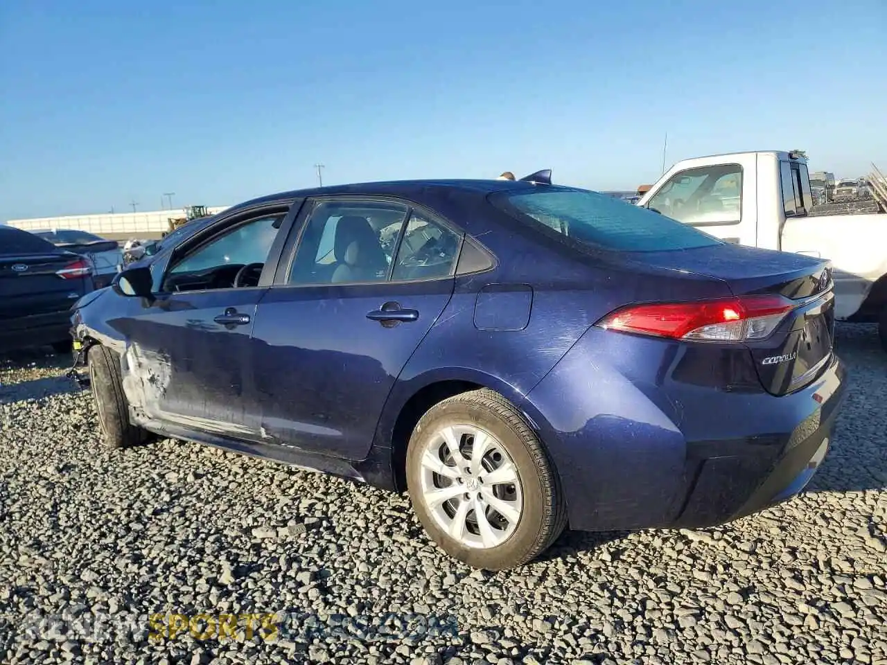2 fotografías del automóvil dañado 5YFEPMAE2MP270359 TOYOTA COROLLA 2021