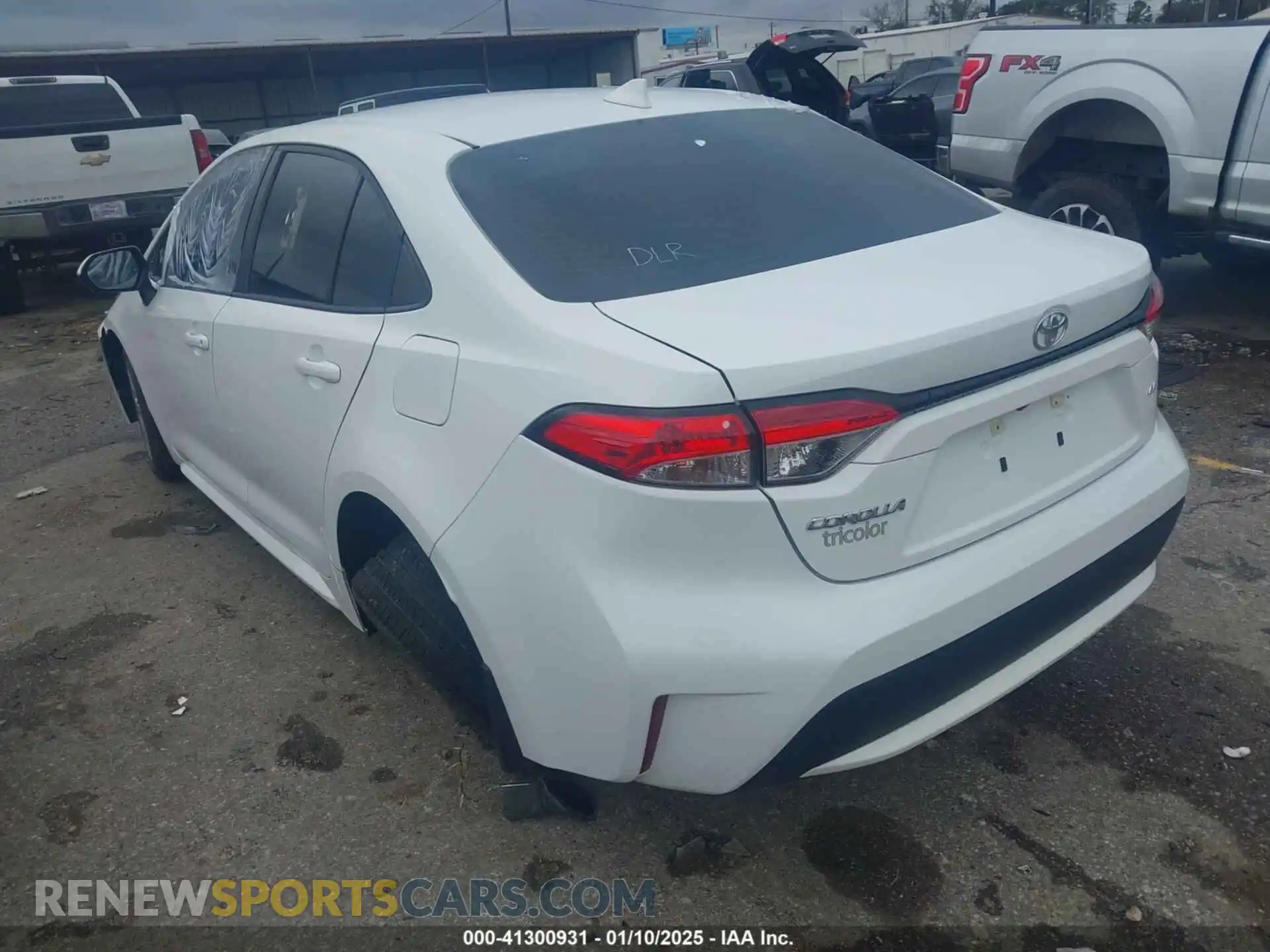 3 Photograph of a damaged car 5YFEPMAE3MP152241 TOYOTA COROLLA 2021