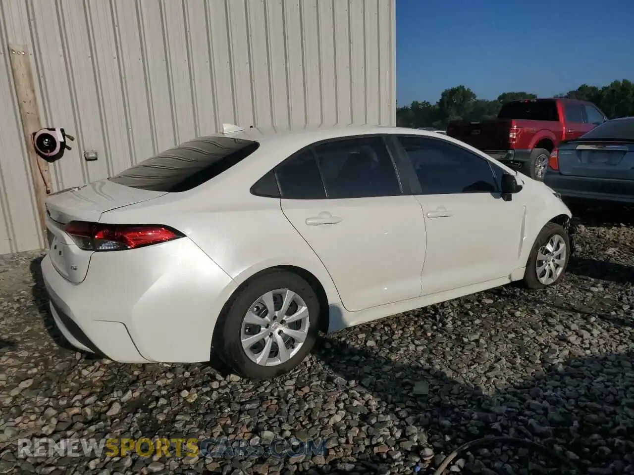 3 Photograph of a damaged car 5YFEPMAE3MP163515 TOYOTA COROLLA 2021