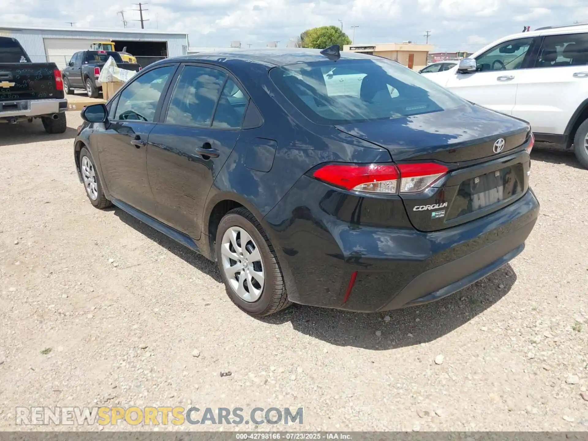 3 Photograph of a damaged car 5YFEPMAE3MP183621 TOYOTA COROLLA 2021