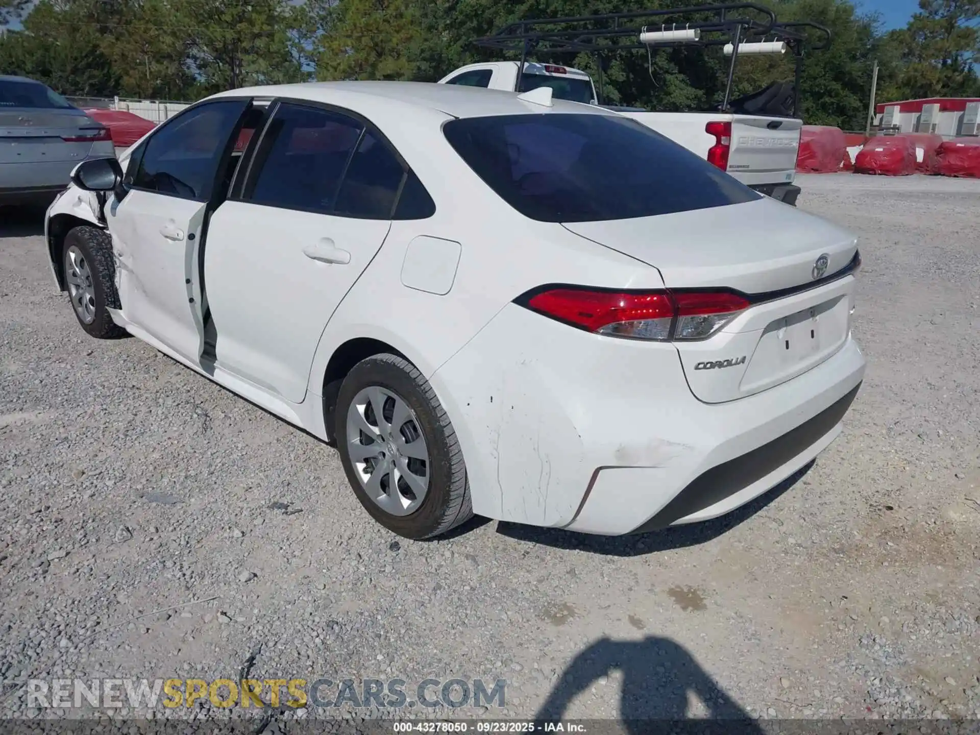 3 Photograph of a damaged car 5YFEPMAE3MP185840 TOYOTA COROLLA 2021