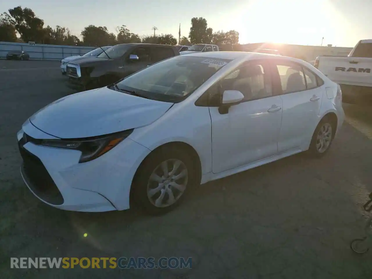 1 Photograph of a damaged car 5YFEPMAE3MP187202 TOYOTA COROLLA 2021