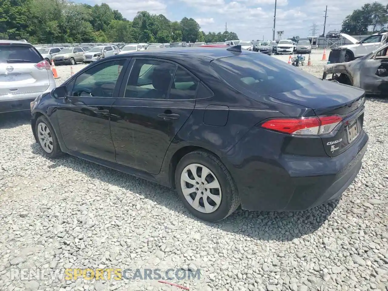2 fotografías del automóvil dañado 5YFEPMAE3MP200921 TOYOTA COROLLA 2021