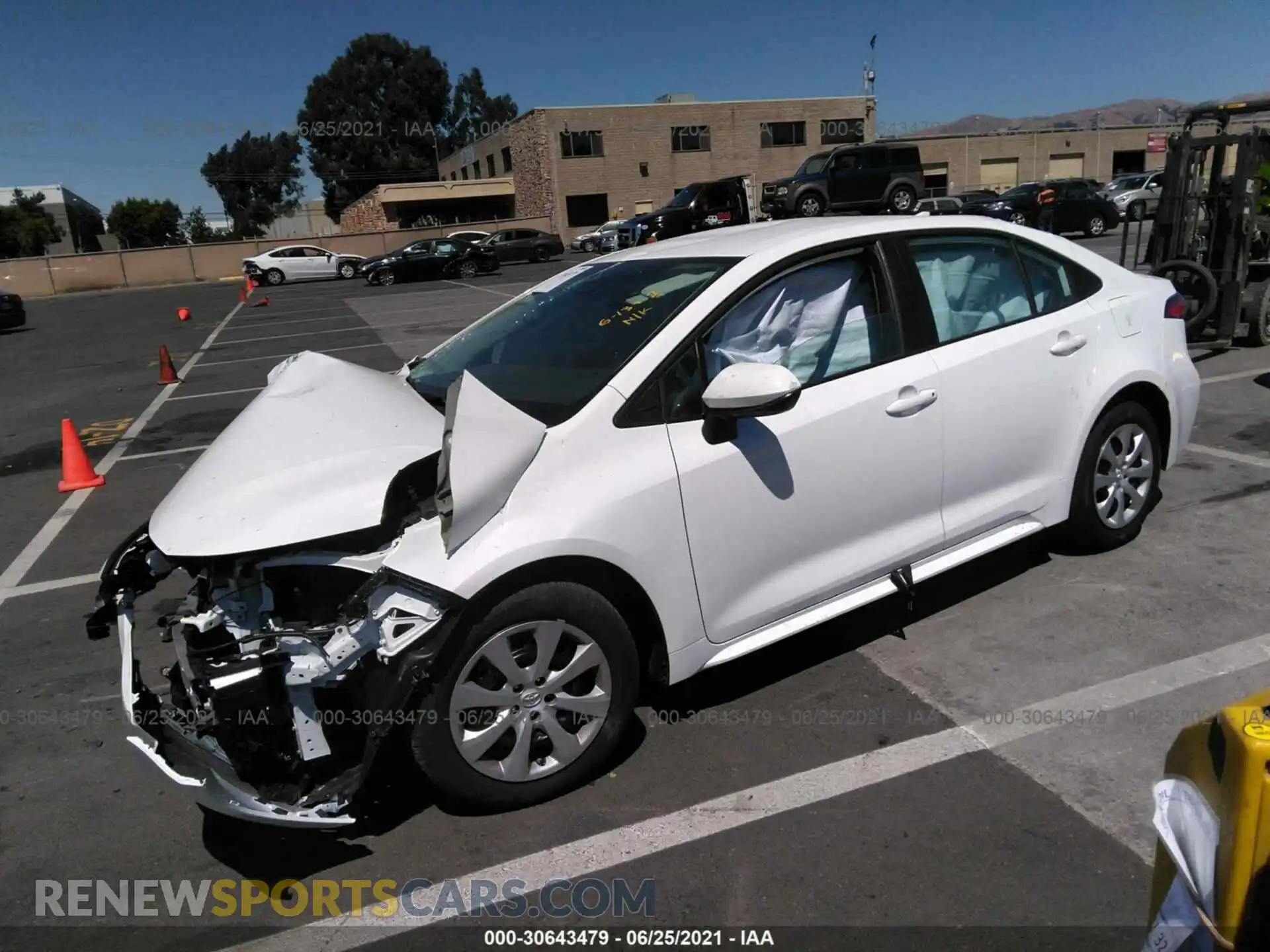 2 Photograph of a damaged car 5YFEPMAE3MP225656 TOYOTA COROLLA 2021