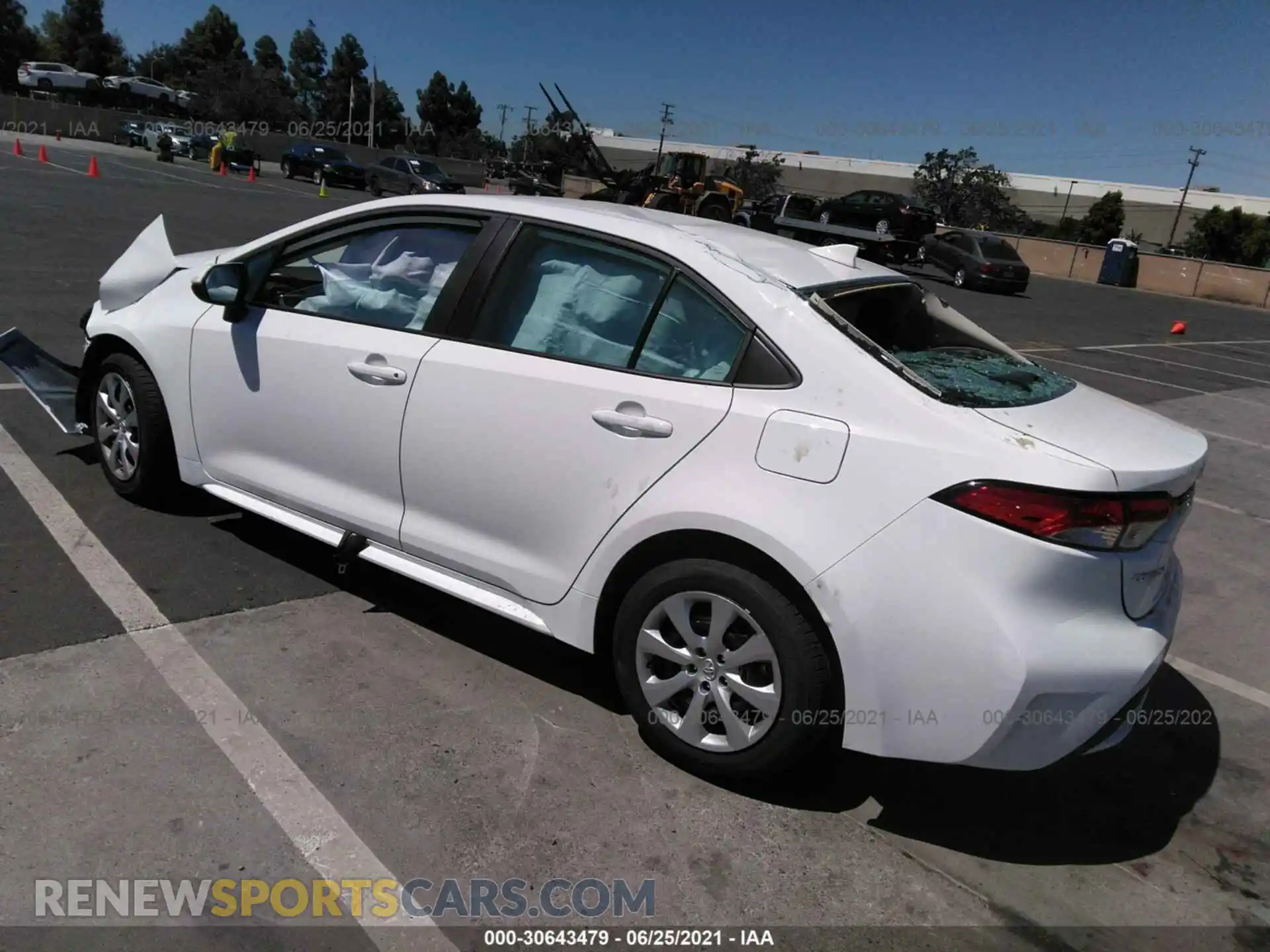 3 Photograph of a damaged car 5YFEPMAE3MP225656 TOYOTA COROLLA 2021