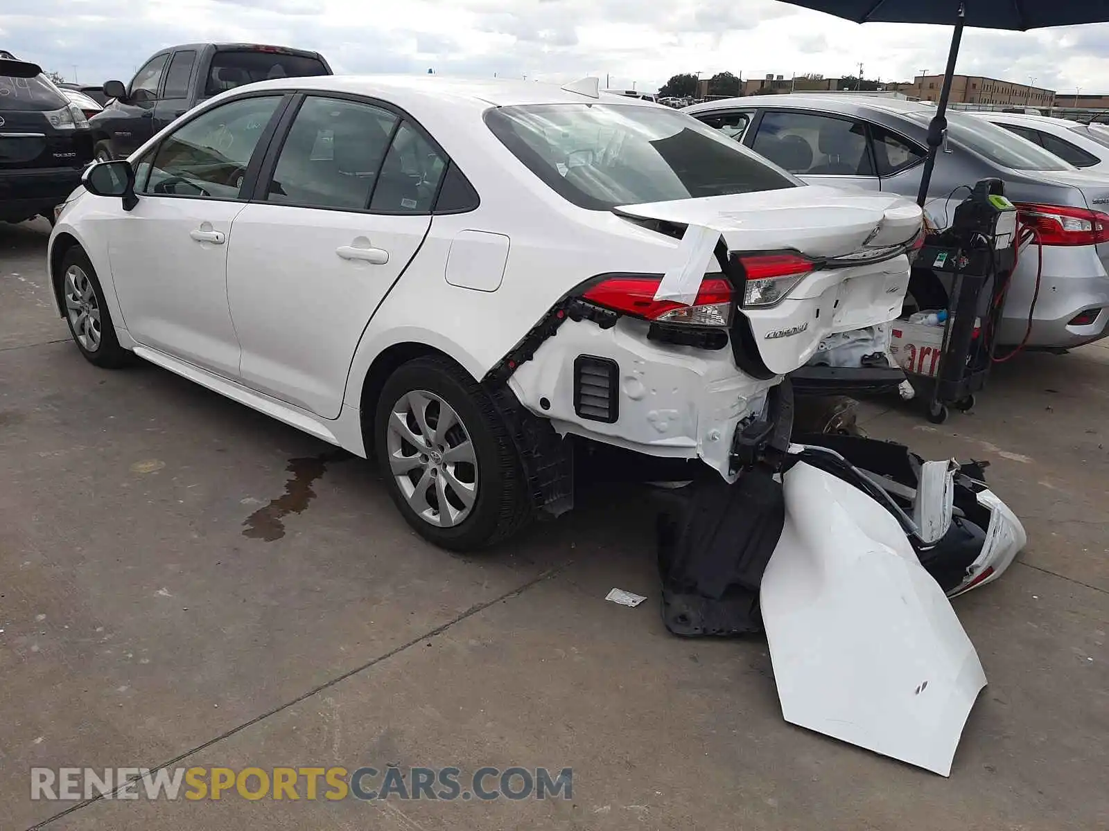 3 Photograph of a damaged car 5YFEPMAE3MP232333 TOYOTA COROLLA 2021