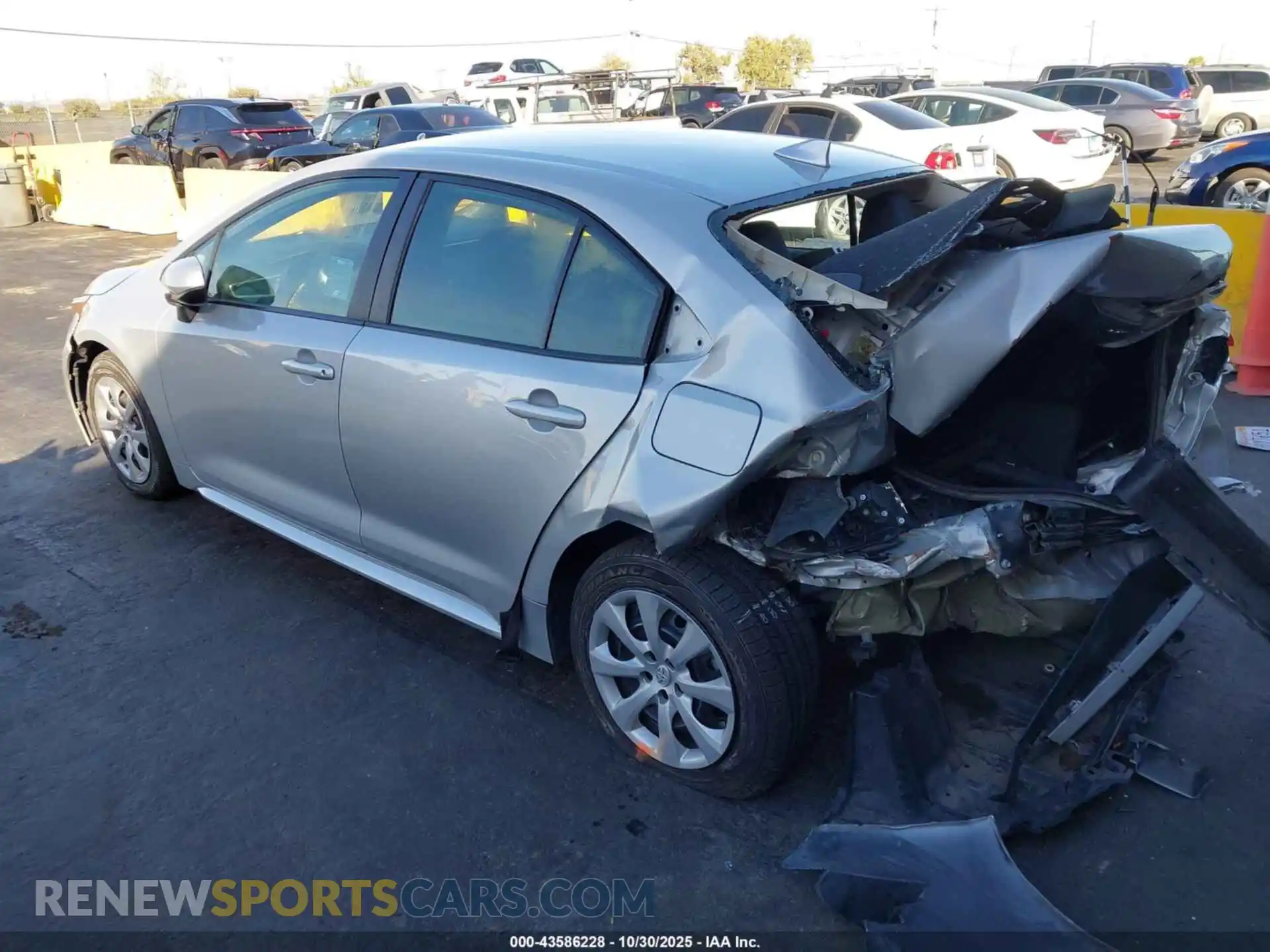 3 Photograph of a damaged car 5YFEPMAE3MP243560 TOYOTA COROLLA 2021