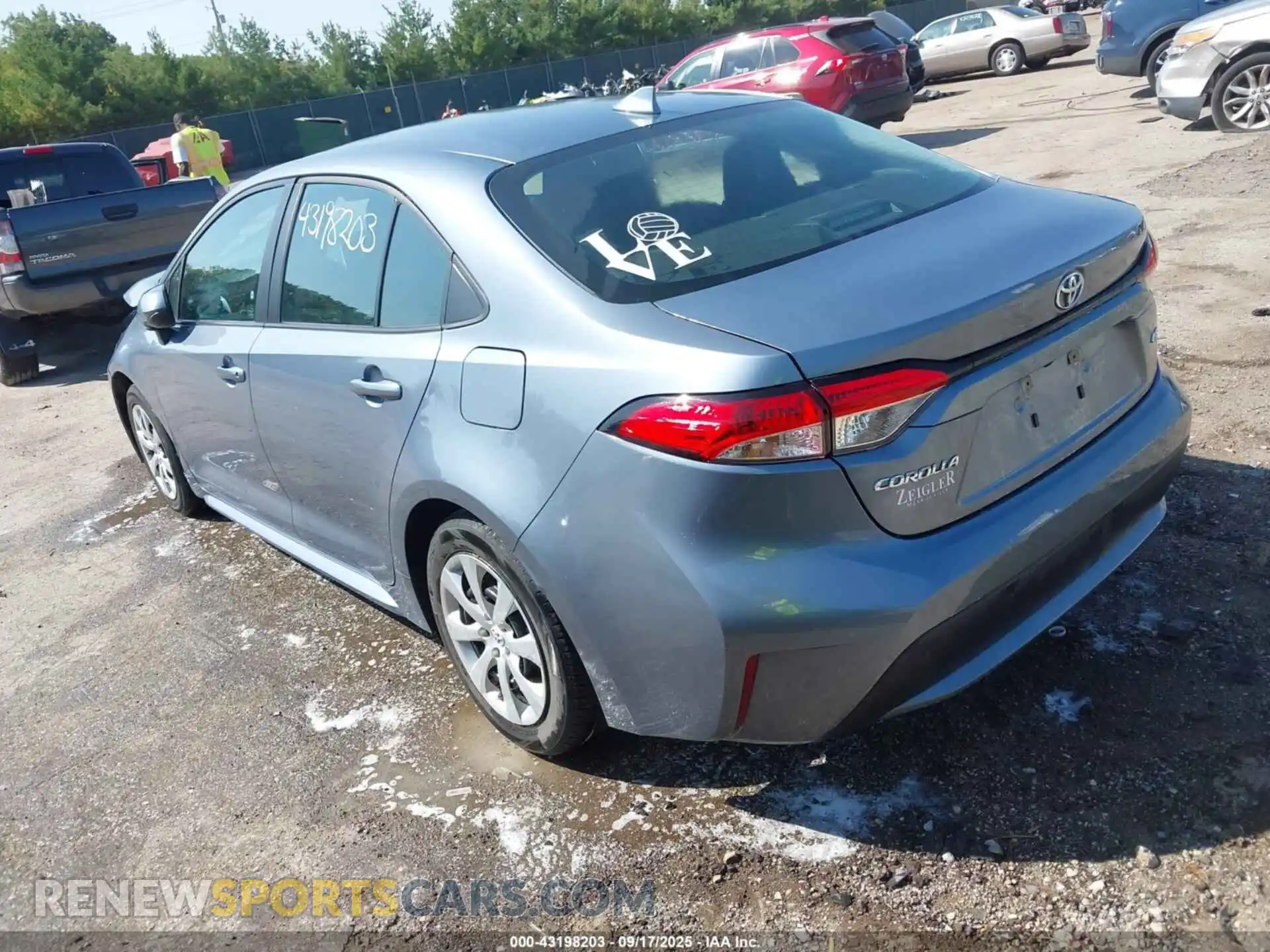 3 Photograph of a damaged car 5YFEPMAE3MP246491 TOYOTA COROLLA 2021