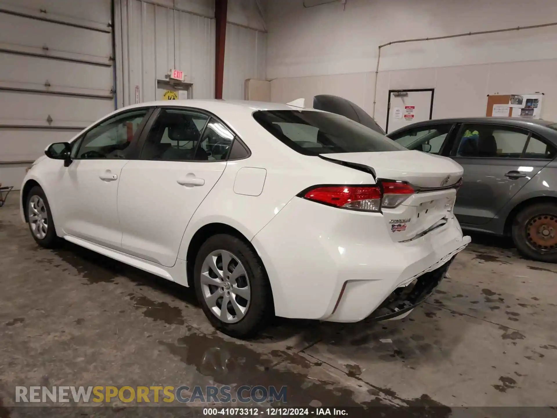 3 Photograph of a damaged car 5YFEPMAE3MP256440 TOYOTA COROLLA 2021