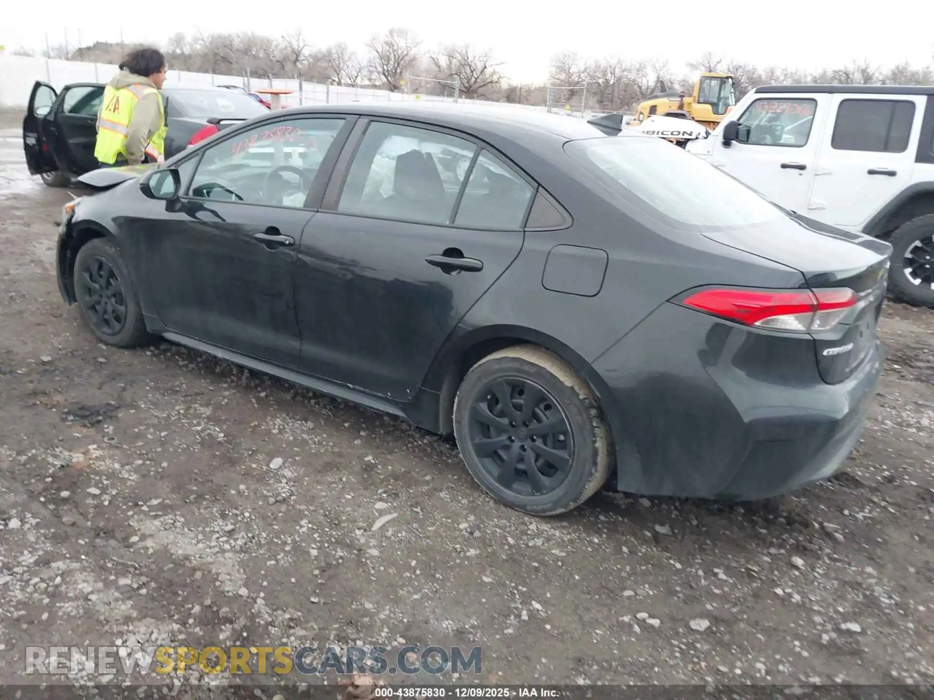 3 Photograph of a damaged car 5YFEPMAE3MP257751 TOYOTA COROLLA 2021