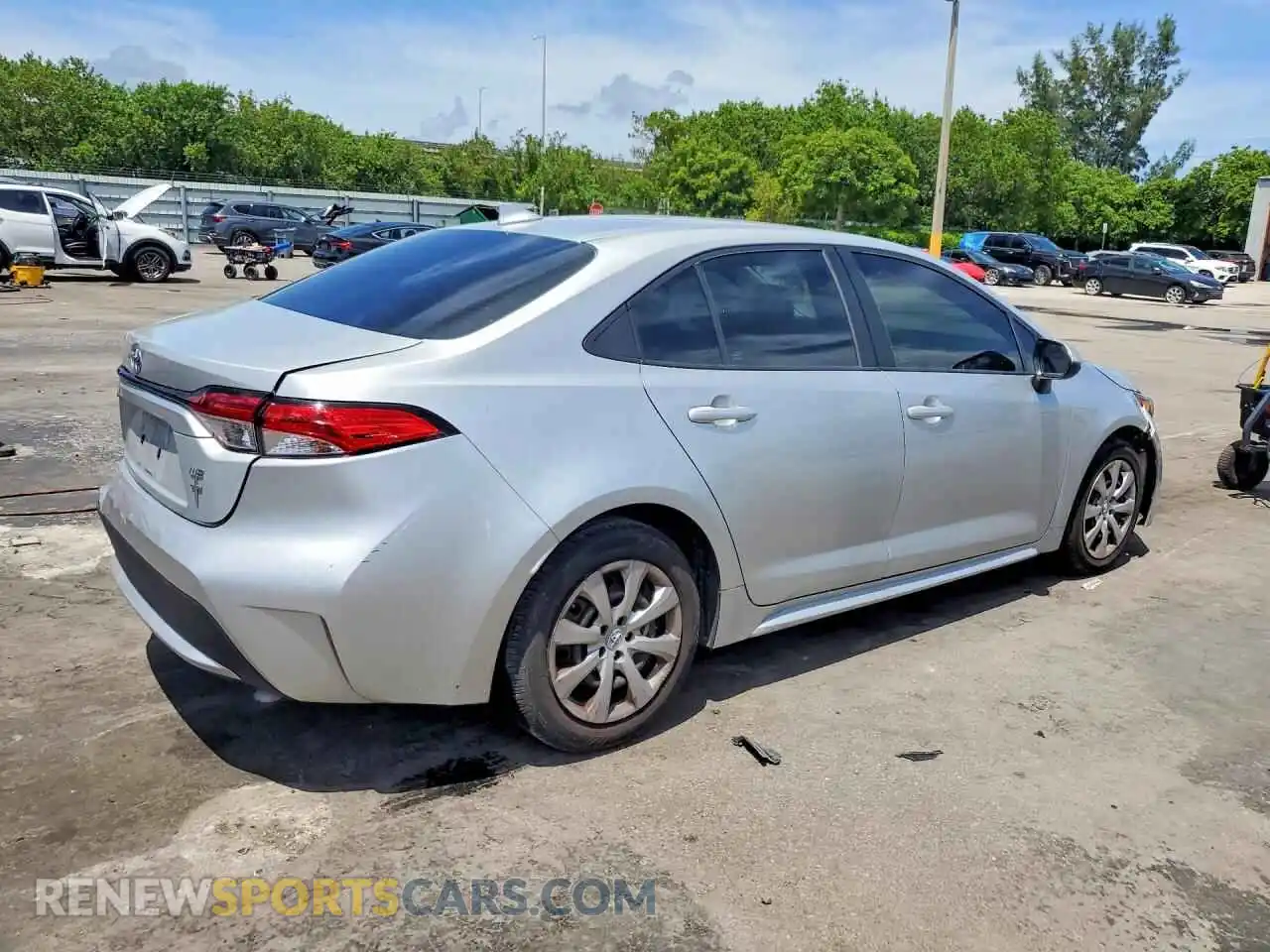 3 fotografías del automóvil dañado 5YFEPMAE4MP152426 TOYOTA COROLLA 2021