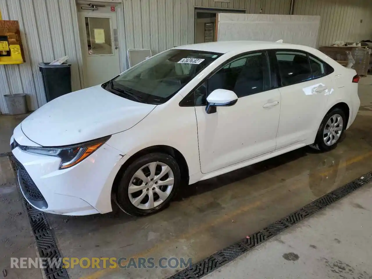 1 Photograph of a damaged car 5YFEPMAE4MP154886 TOYOTA COROLLA 2021