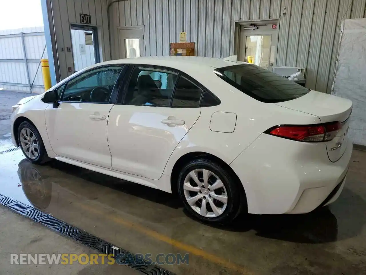 2 Photograph of a damaged car 5YFEPMAE4MP154886 TOYOTA COROLLA 2021