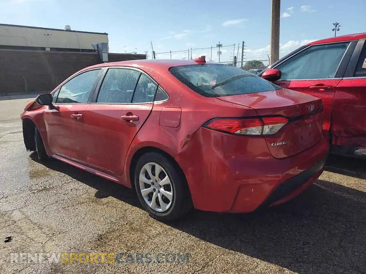 2 fotografías del automóvil dañado 5YFEPMAE4MP189881 TOYOTA COROLLA 2021