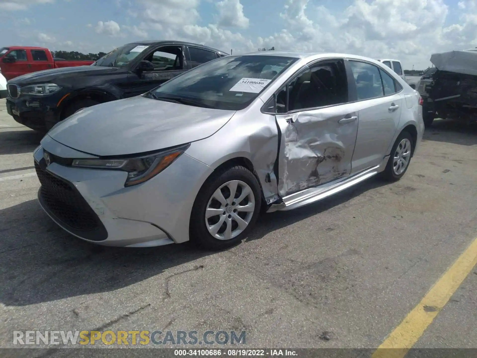 2 fotografías del automóvil dañado 5YFEPMAE4MP210129 TOYOTA COROLLA 2021