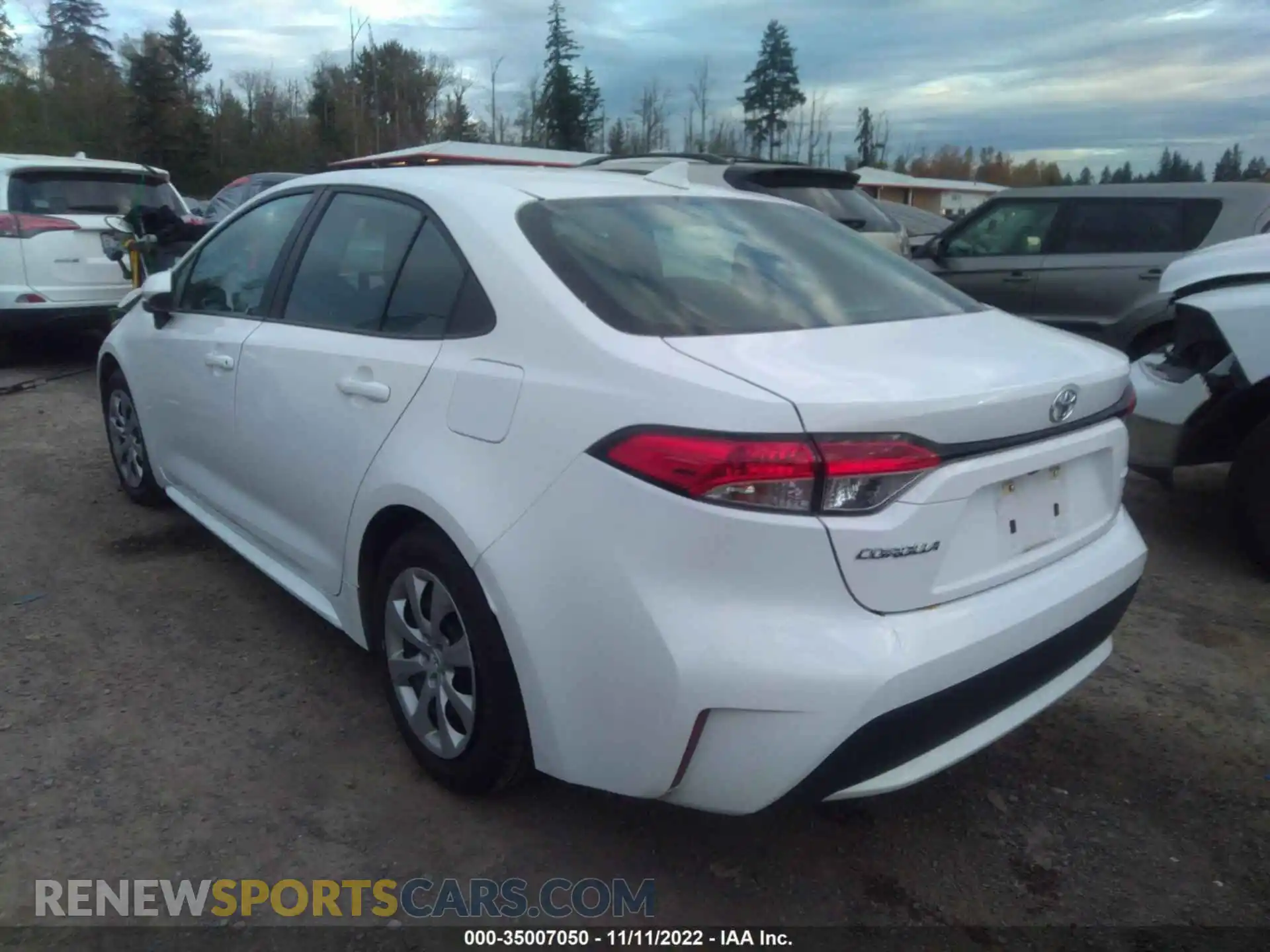 3 Photograph of a damaged car 5YFEPMAE4MP211572 TOYOTA COROLLA 2021