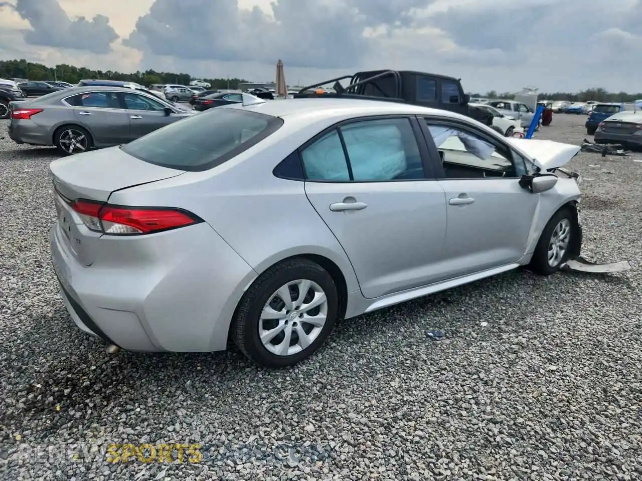 3 fotografías del automóvil dañado 5YFEPMAE4MP213001 TOYOTA COROLLA 2021