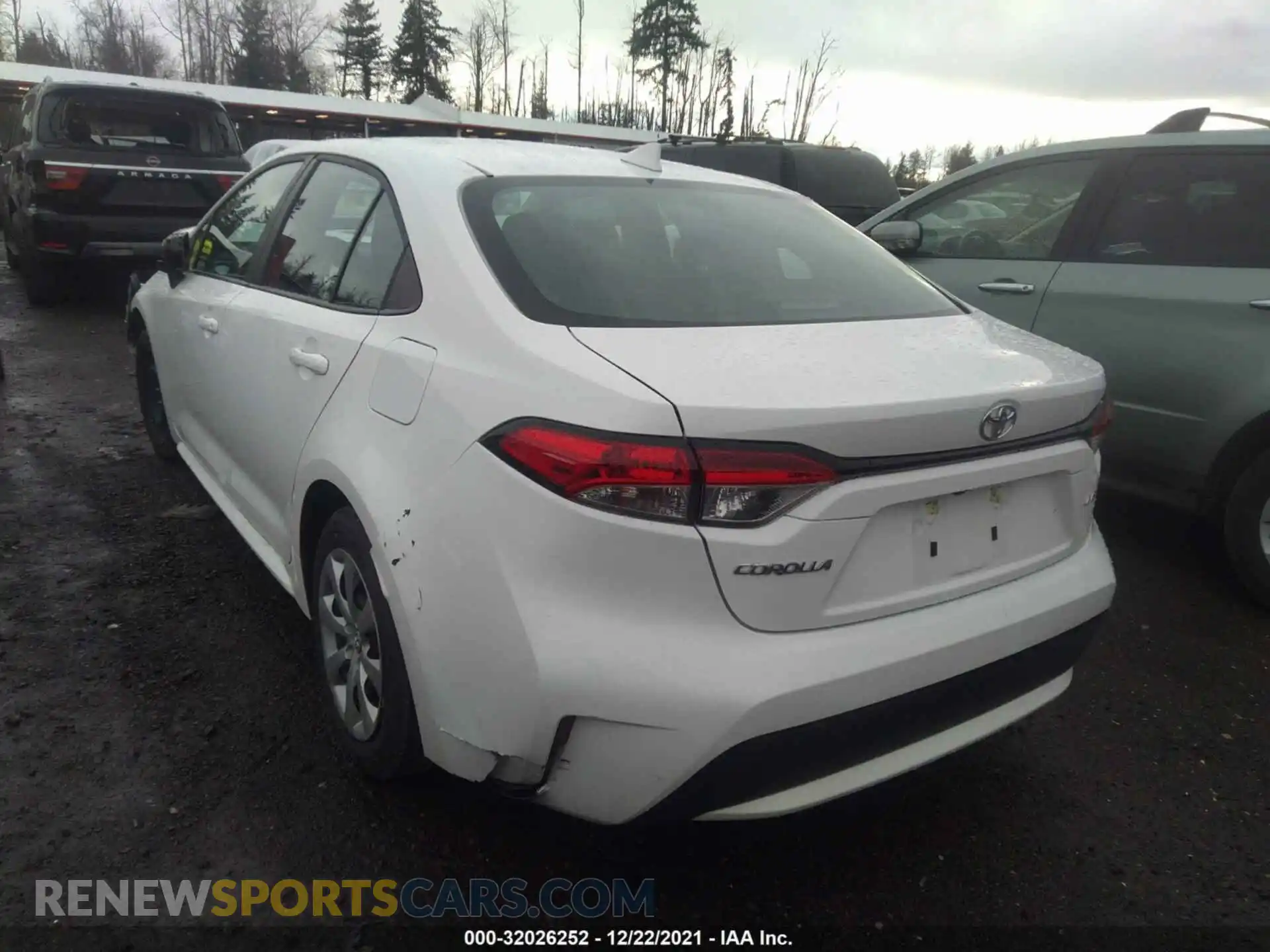 3 Photograph of a damaged car 5YFEPMAE4MP218991 TOYOTA COROLLA 2021