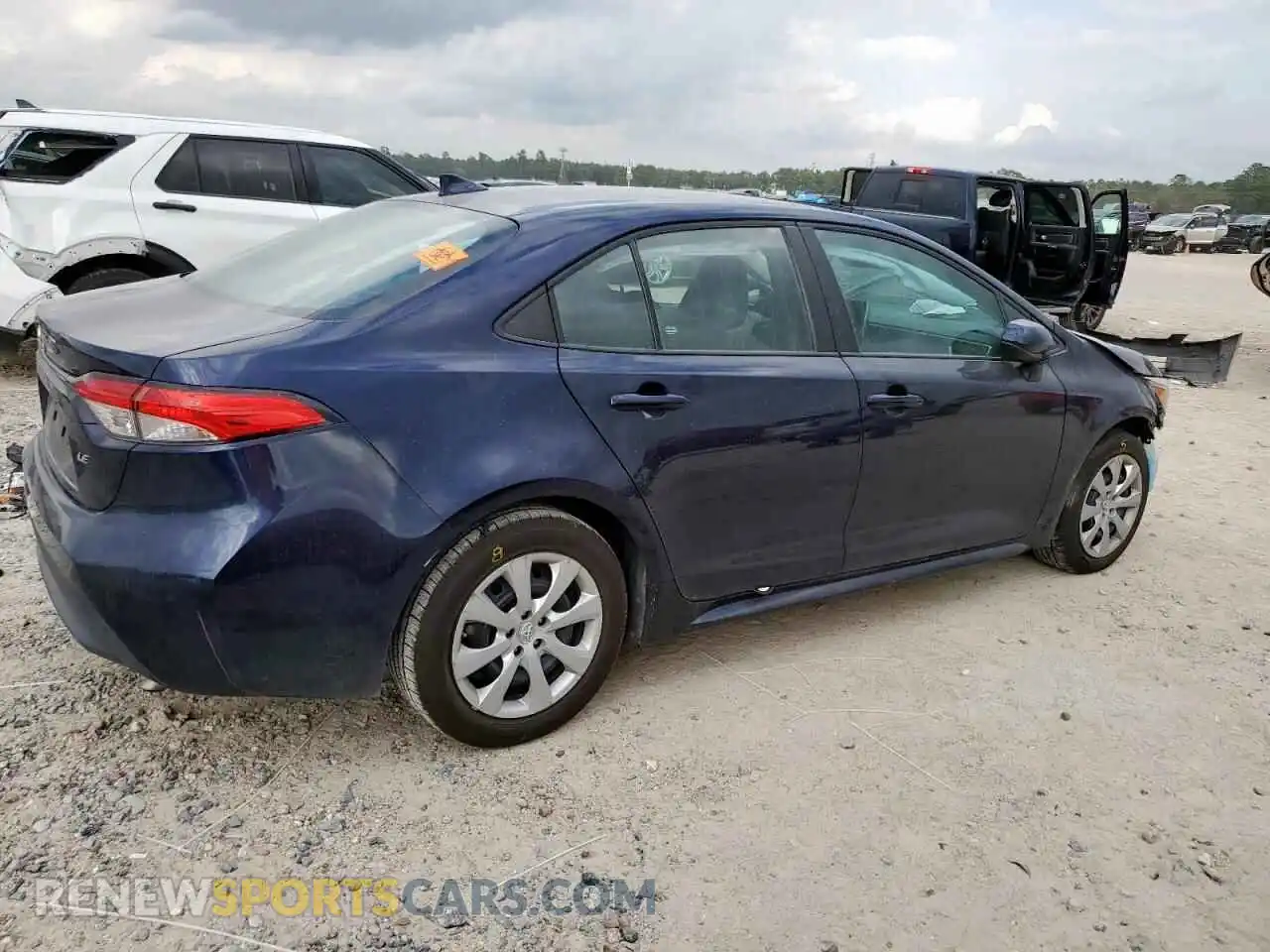 3 fotografías del automóvil dañado 5YFEPMAE4MP219252 TOYOTA COROLLA 2021