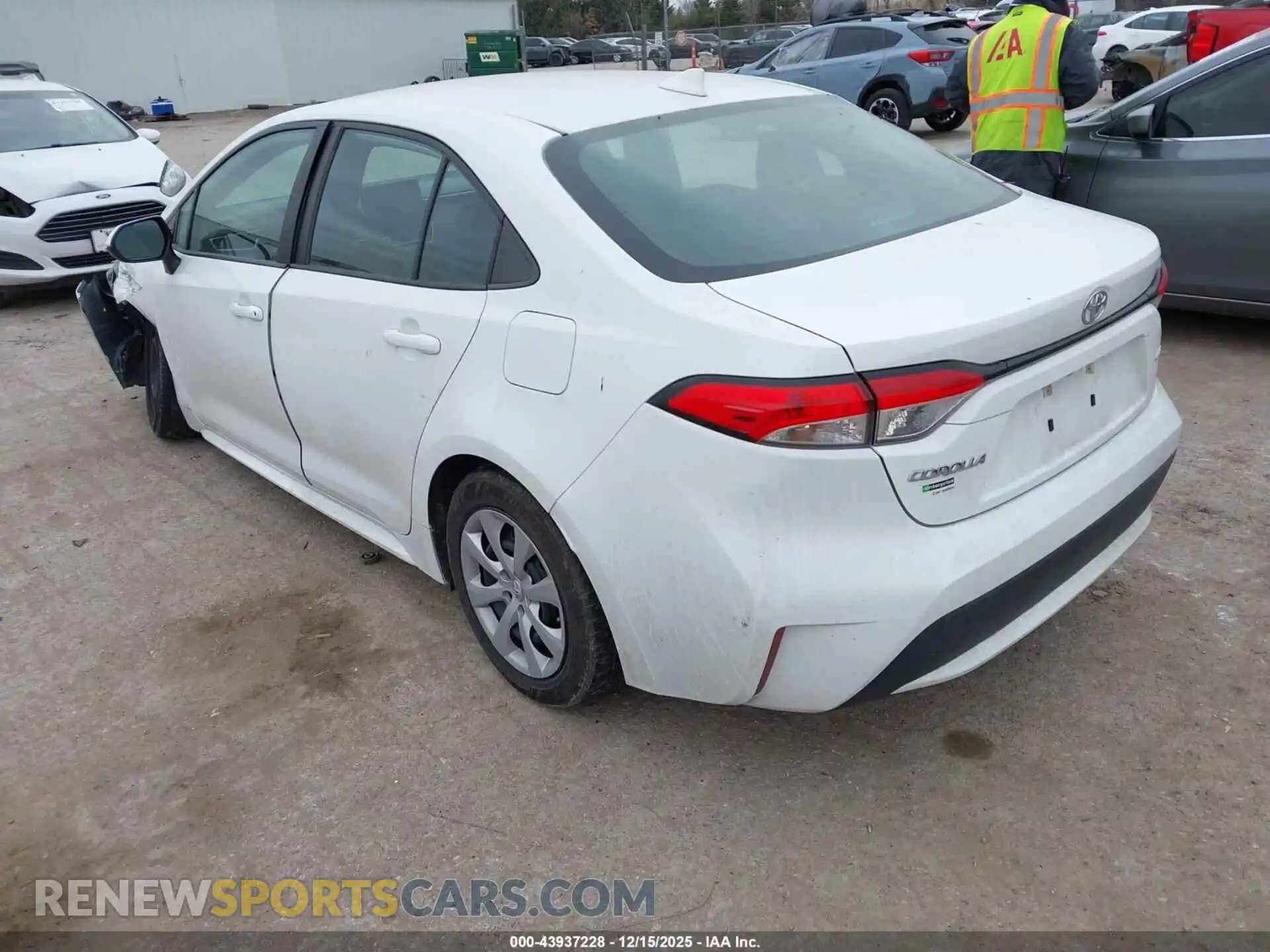 3 fotografías del automóvil dañado 5YFEPMAE4MP243616 TOYOTA COROLLA 2021