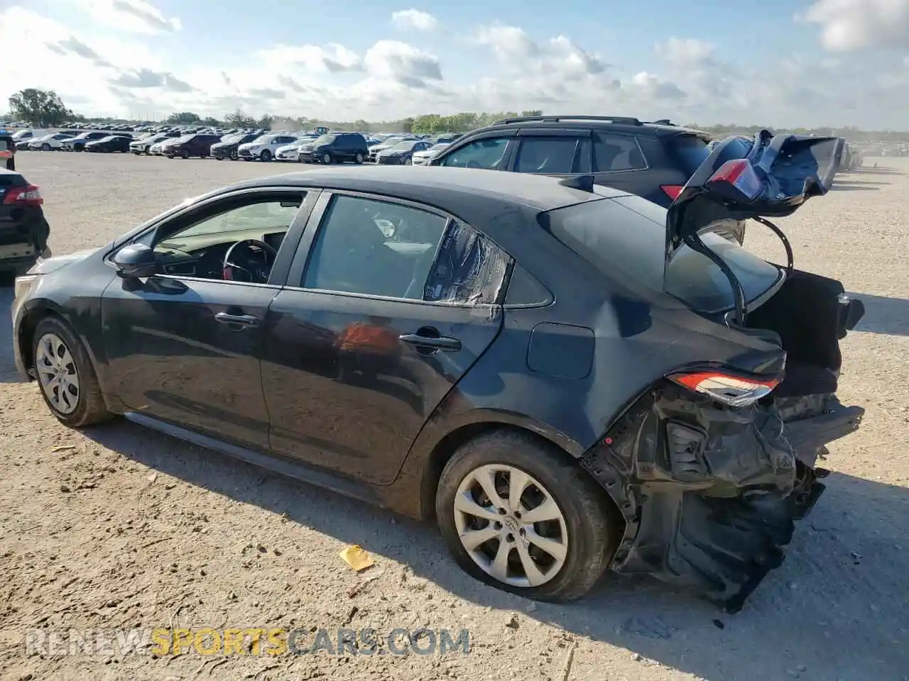 2 fotografías del automóvil dañado 5YFEPMAE4MP256348 TOYOTA COROLLA 2021