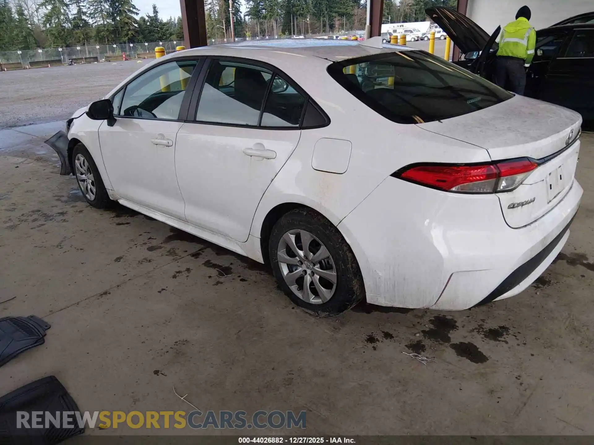 3 Photograph of a damaged car 5YFEPMAE4MP265485 TOYOTA COROLLA 2021