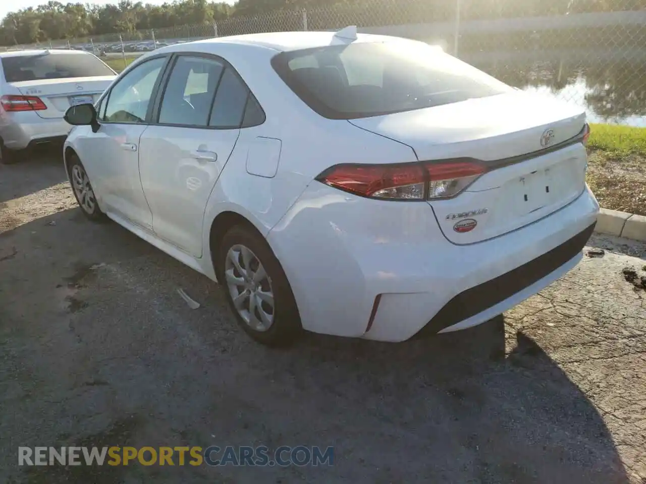 3 Photograph of a damaged car 5YFEPMAE4MP269830 TOYOTA COROLLA 2021