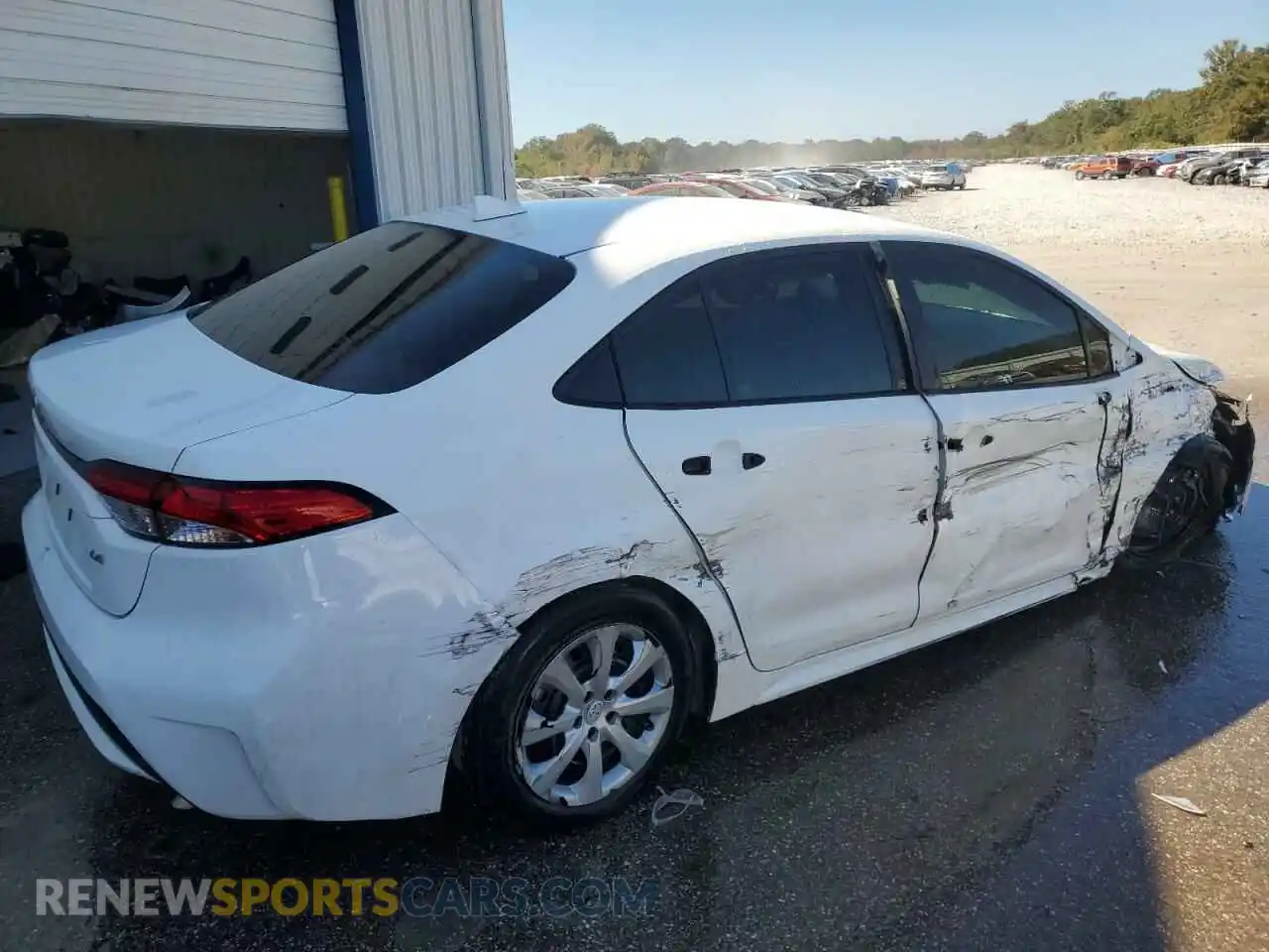 3 Photograph of a damaged car 5YFEPMAE5MP155822 TOYOTA COROLLA 2021