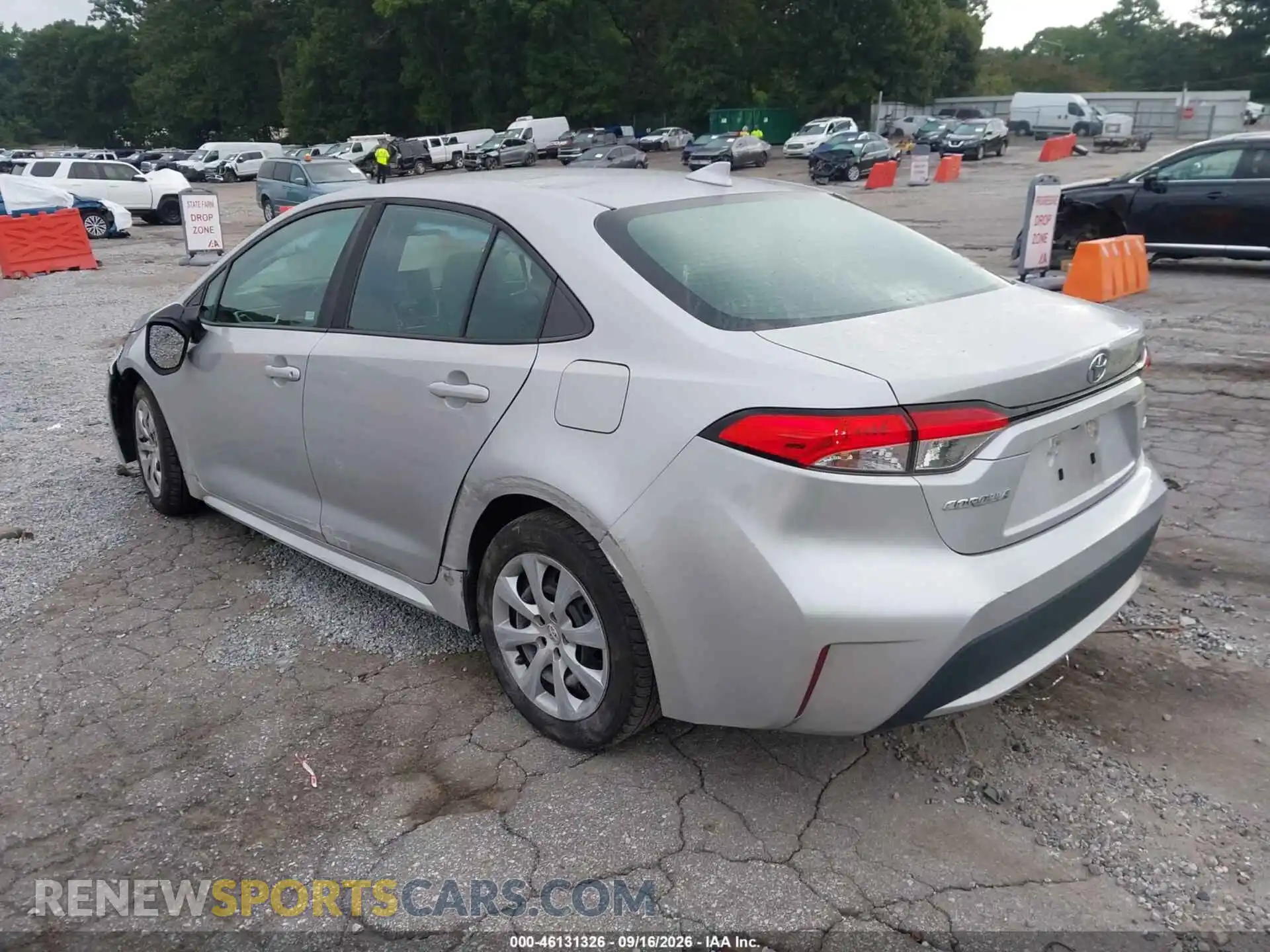 3 fotografías del automóvil dañado 5YFEPMAE5MP181949 TOYOTA COROLLA 2021