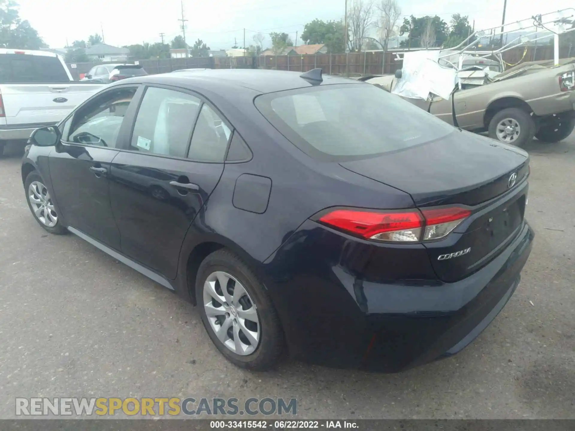 3 fotografías del automóvil dañado 5YFEPMAE5MP186438 TOYOTA COROLLA 2021