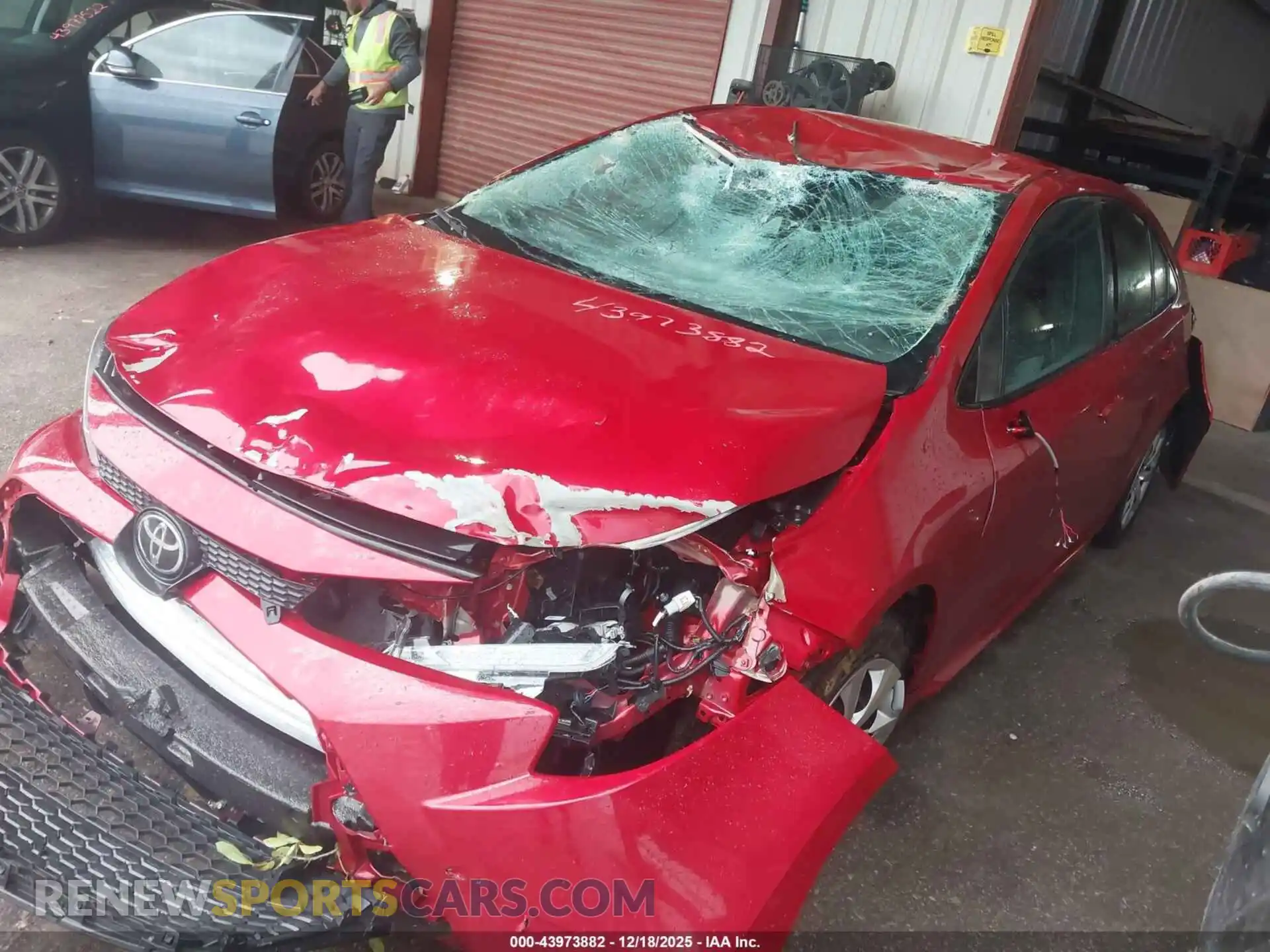 2 Photograph of a damaged car 5YFEPMAE5MP197536 TOYOTA COROLLA 2021