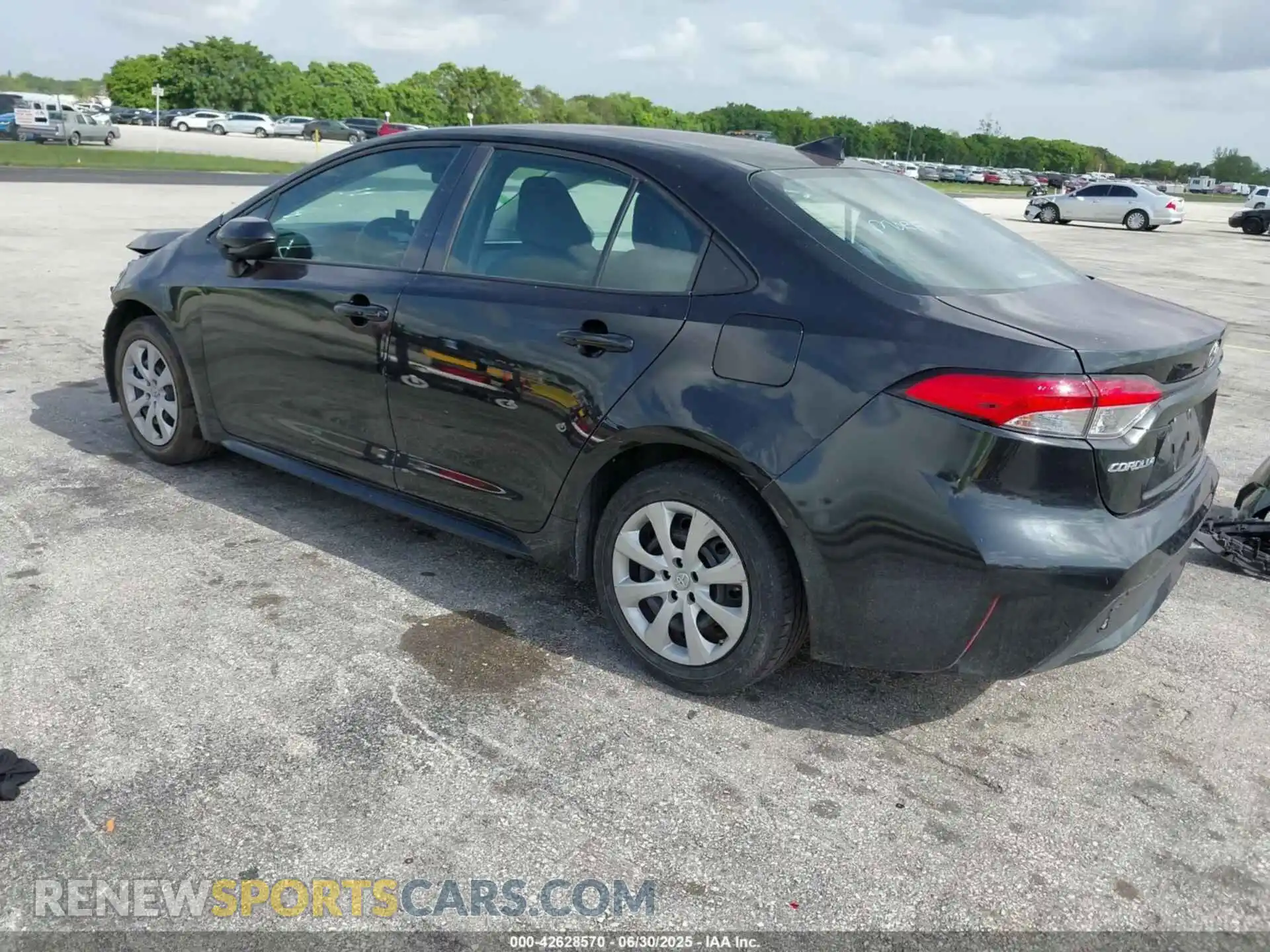 3 Photograph of a damaged car 5YFEPMAE5MP203674 TOYOTA COROLLA 2021