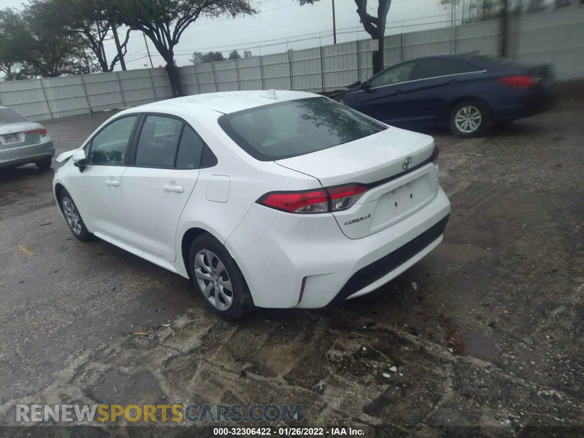 3 Photograph of a damaged car 5YFEPMAE5MP204646 TOYOTA COROLLA 2021