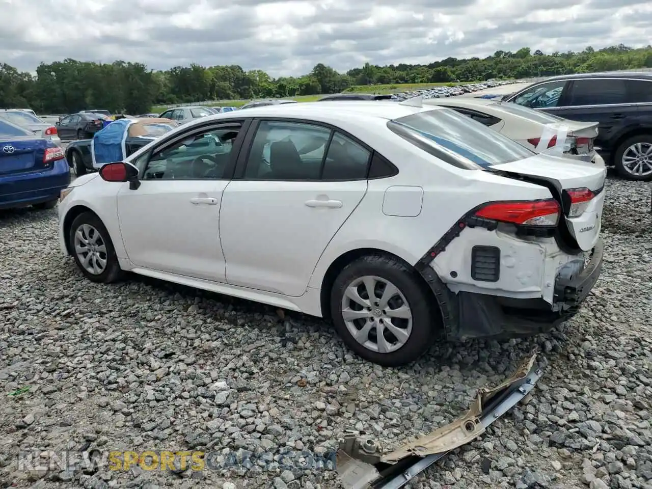 2 fotografías del automóvil dañado 5YFEPMAE5MP218319 TOYOTA COROLLA 2021
