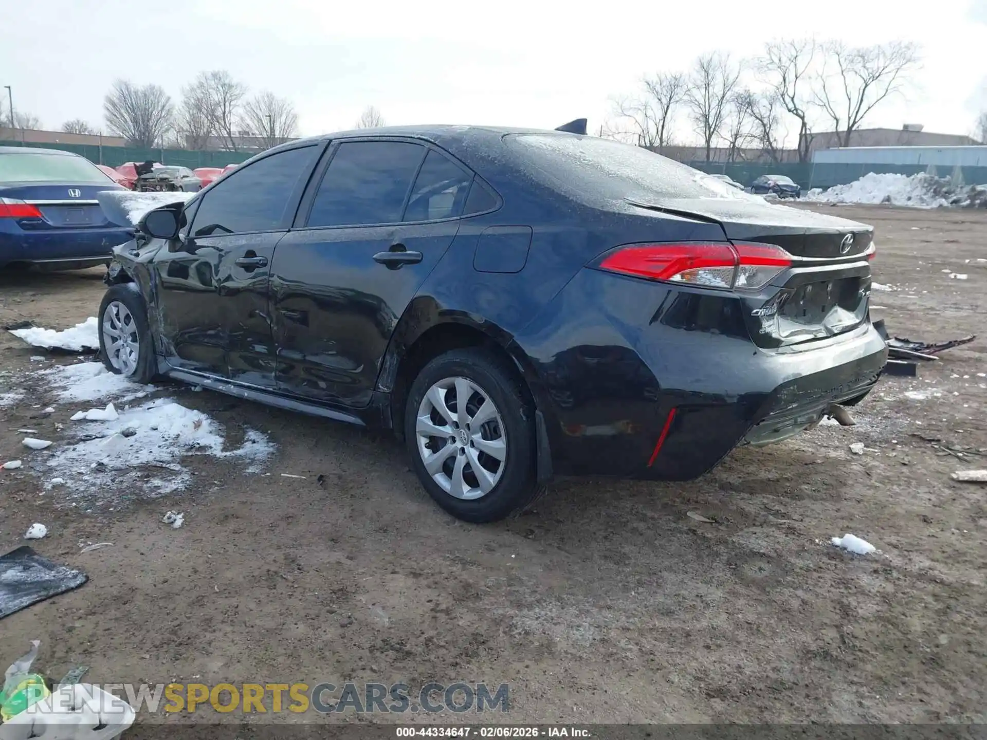 3 fotografías del automóvil dañado 5YFEPMAE5MP225271 TOYOTA COROLLA 2021